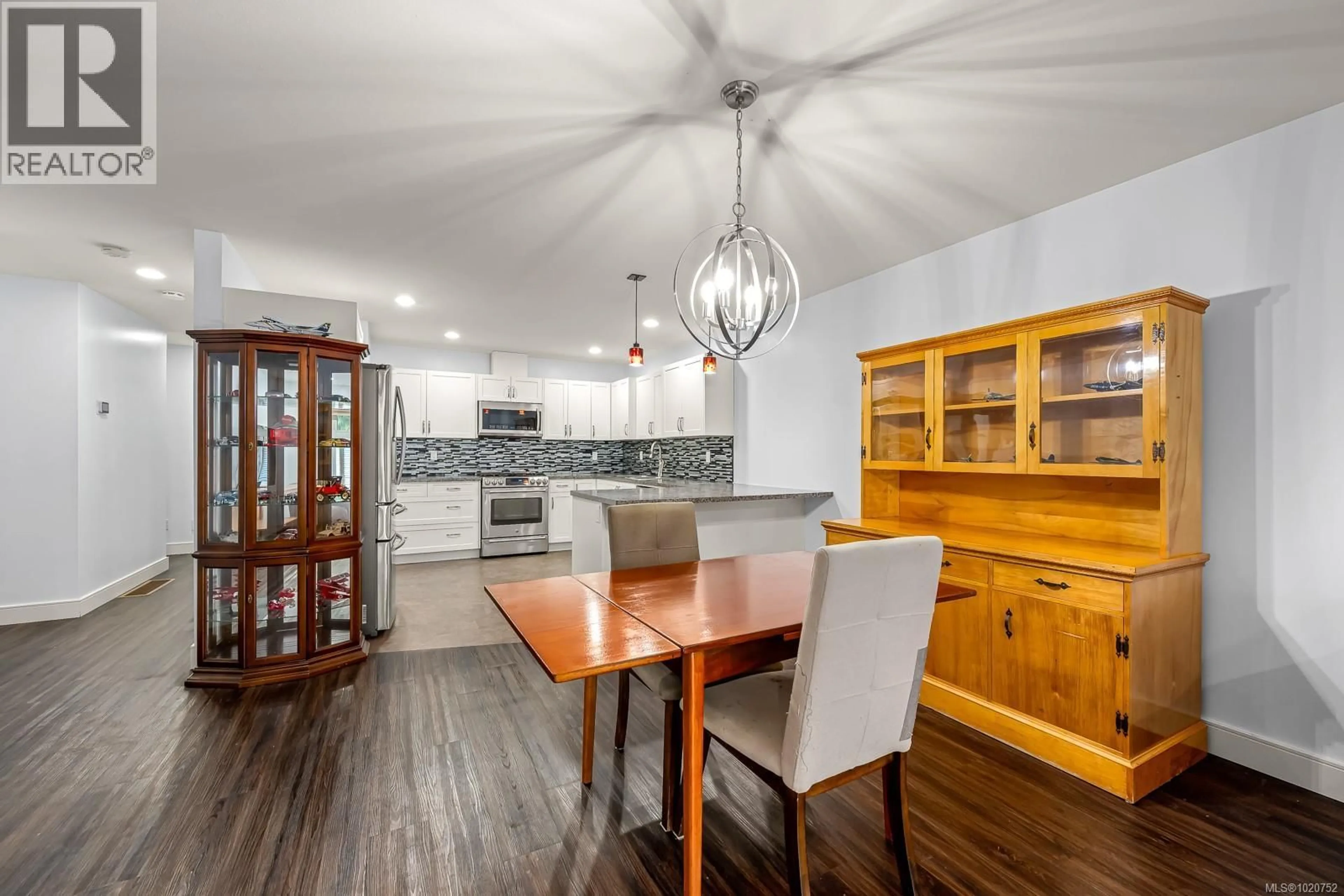 Open concept kitchen, wood/laminate floor for B - 2709 BICKLE STREET, Courtenay British Columbia V9N0C8