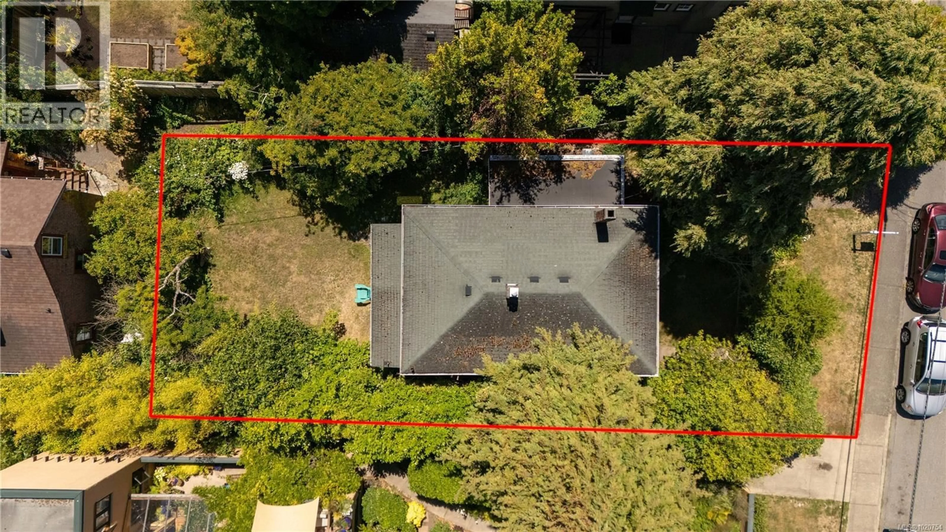 A pic from outside/outdoor area/front of a property/back of a property/a pic from drone, unknown for 517 VICTORIA AVENUE, Oak Bay British Columbia V8S4M8