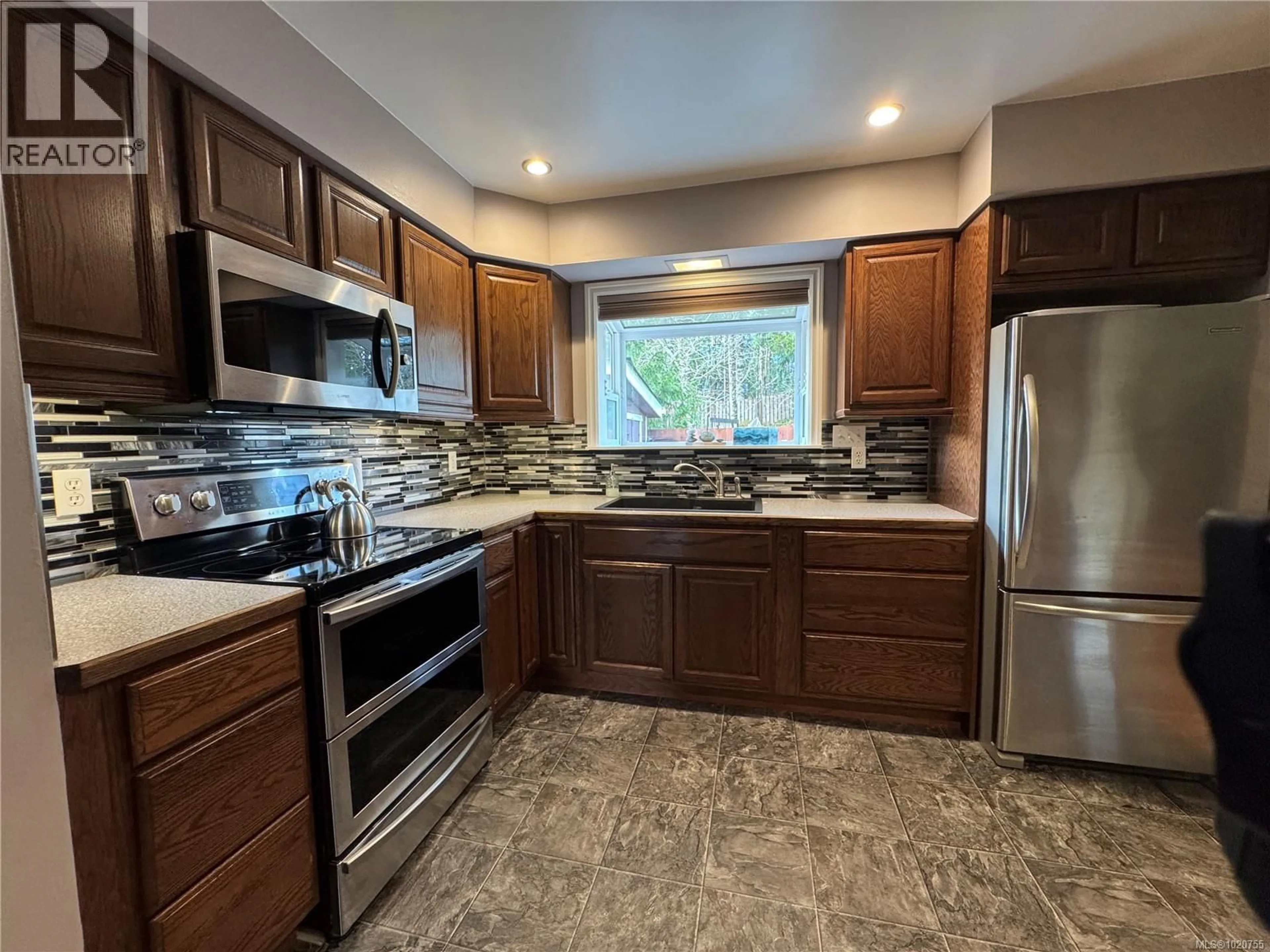 Unknown for 594 HUMMINGBIRD LANE, Gold River British Columbia V0P1G0