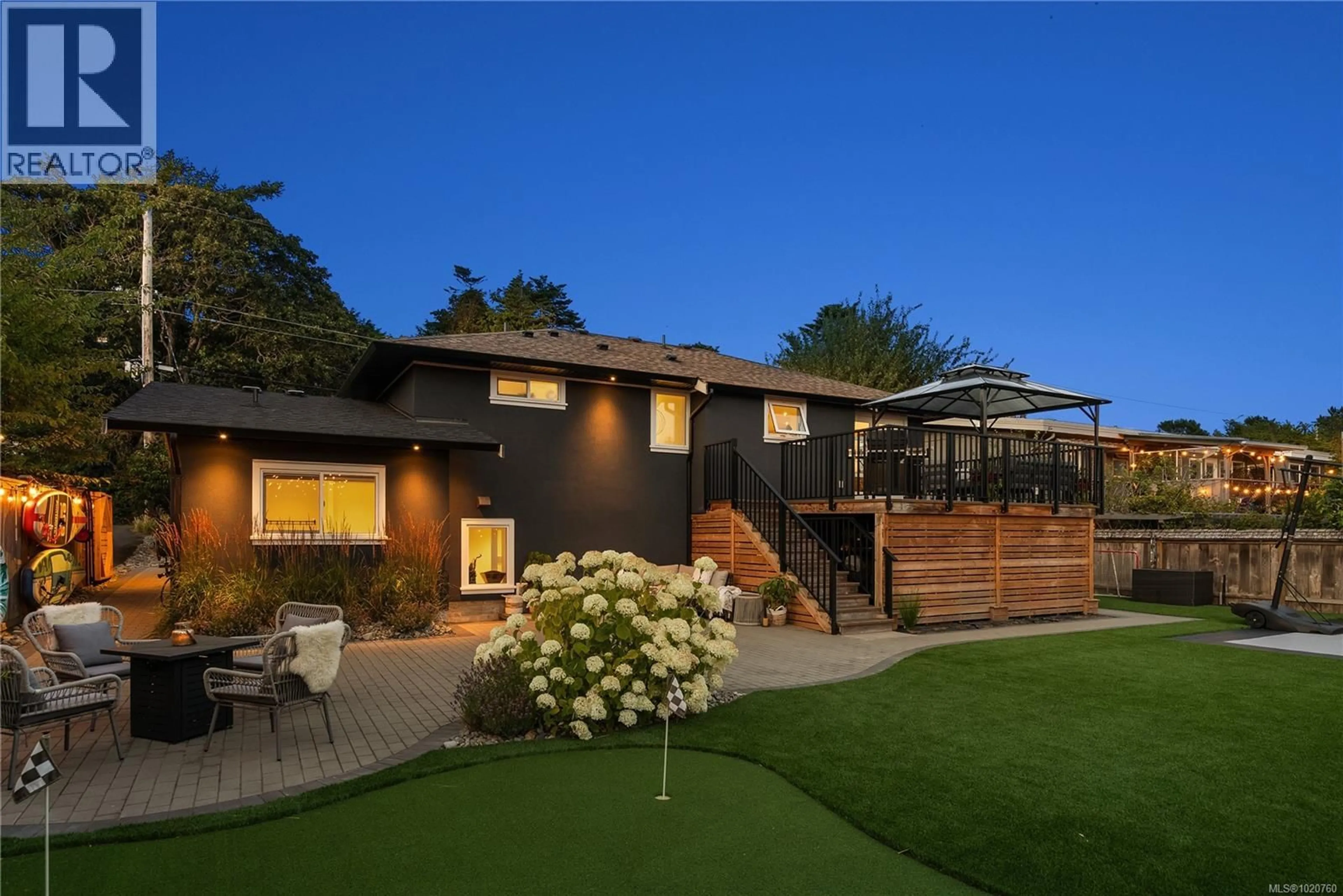 Patio, street for 2095 LORNE TERRACE, Oak Bay British Columbia V8S2H9