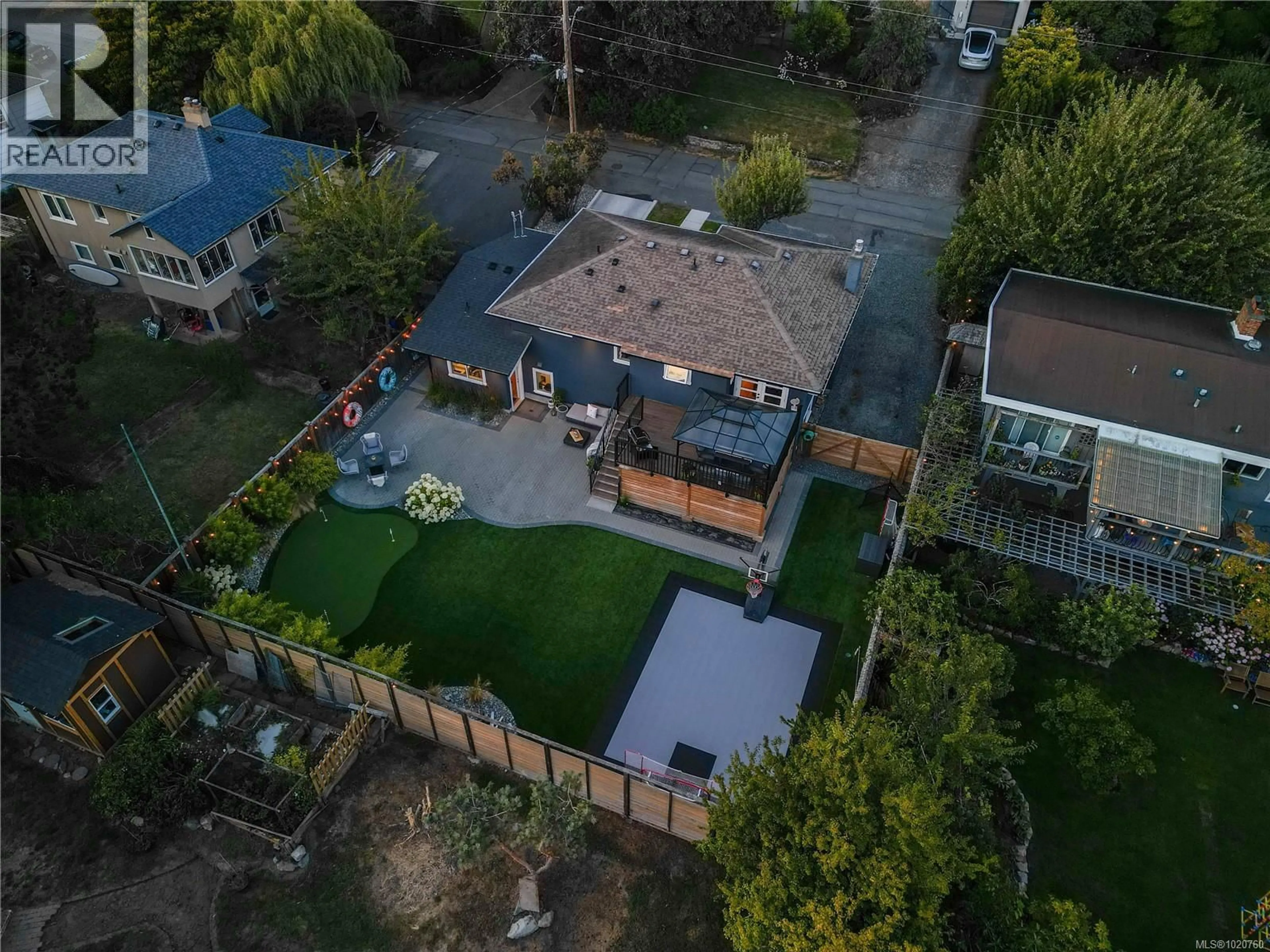 A pic from outside/outdoor area/front of a property/back of a property/a pic from drone, street for 2095 LORNE TERRACE, Oak Bay British Columbia V8S2H9