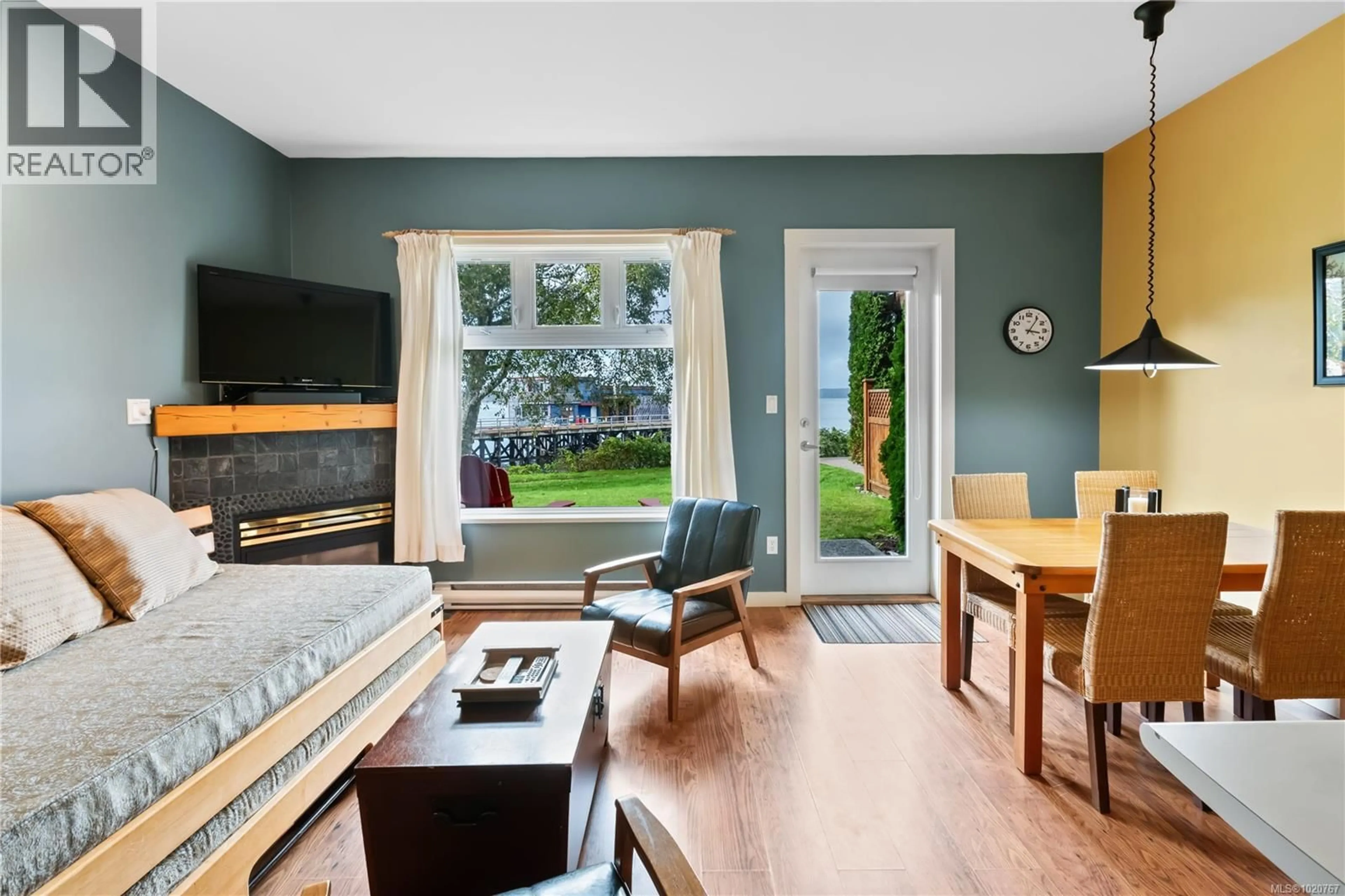 Living room with furniture, unknown for 103 - 230 MAIN STREET, Tofino British Columbia V0R2Z0