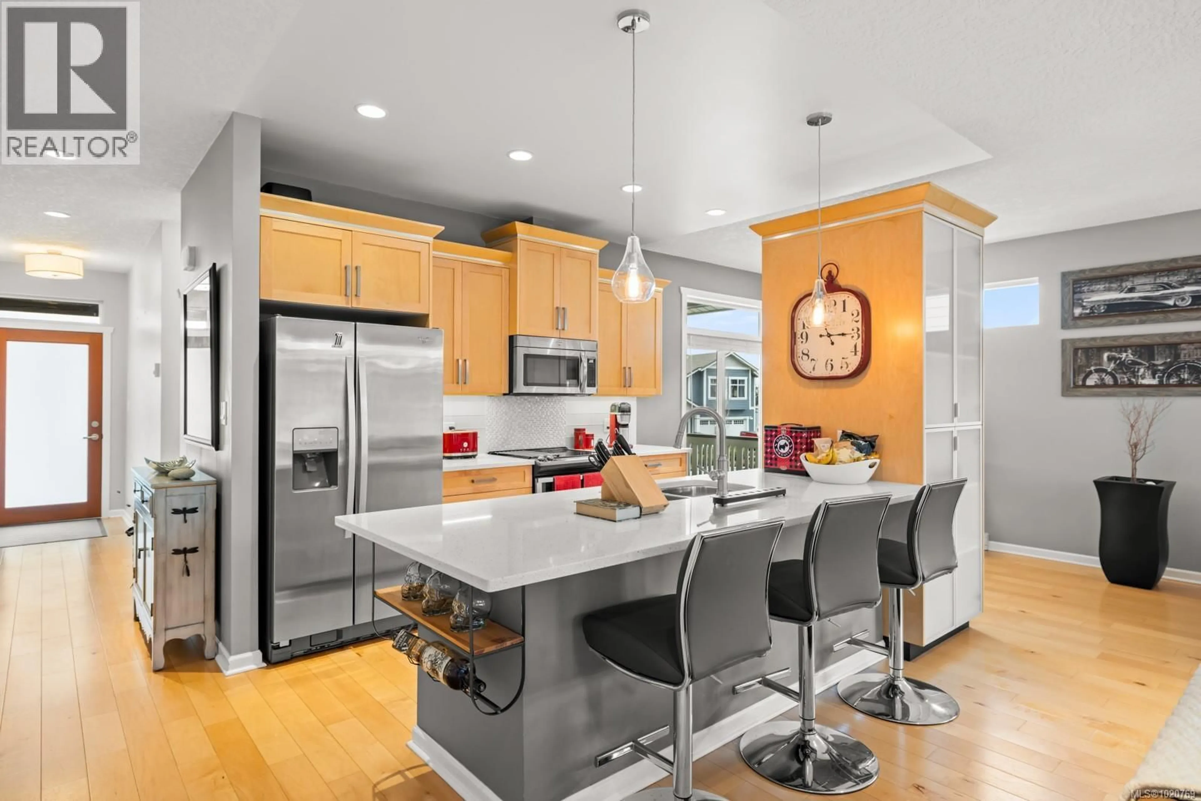 Contemporary kitchen, unknown for 2486 ANTHONY PLACE, Sooke British Columbia V9Z1N7