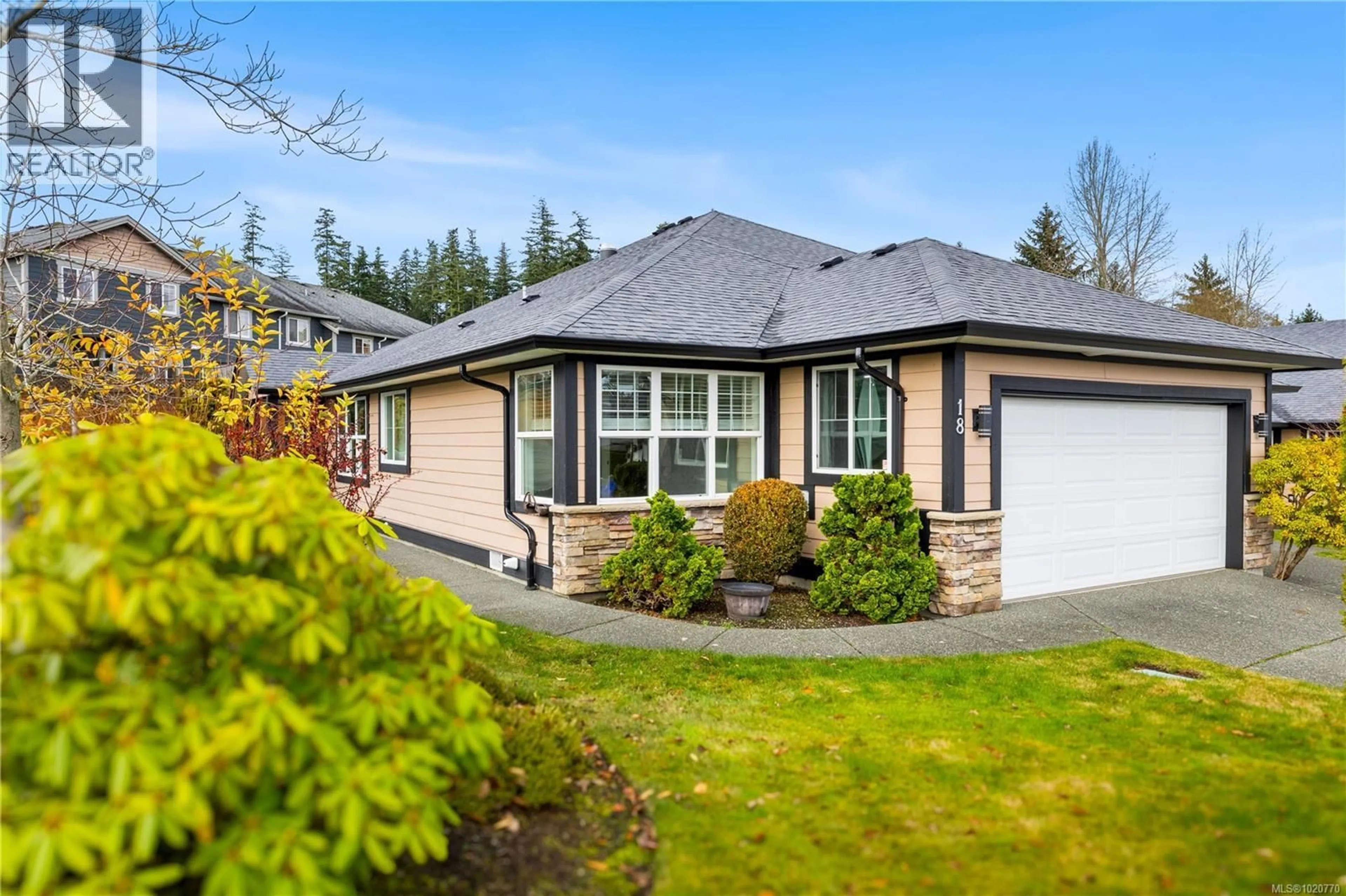 Home with vinyl exterior material, street for 18 - 611 HILCHEY ROAD, Campbell River British Columbia V9W0A2