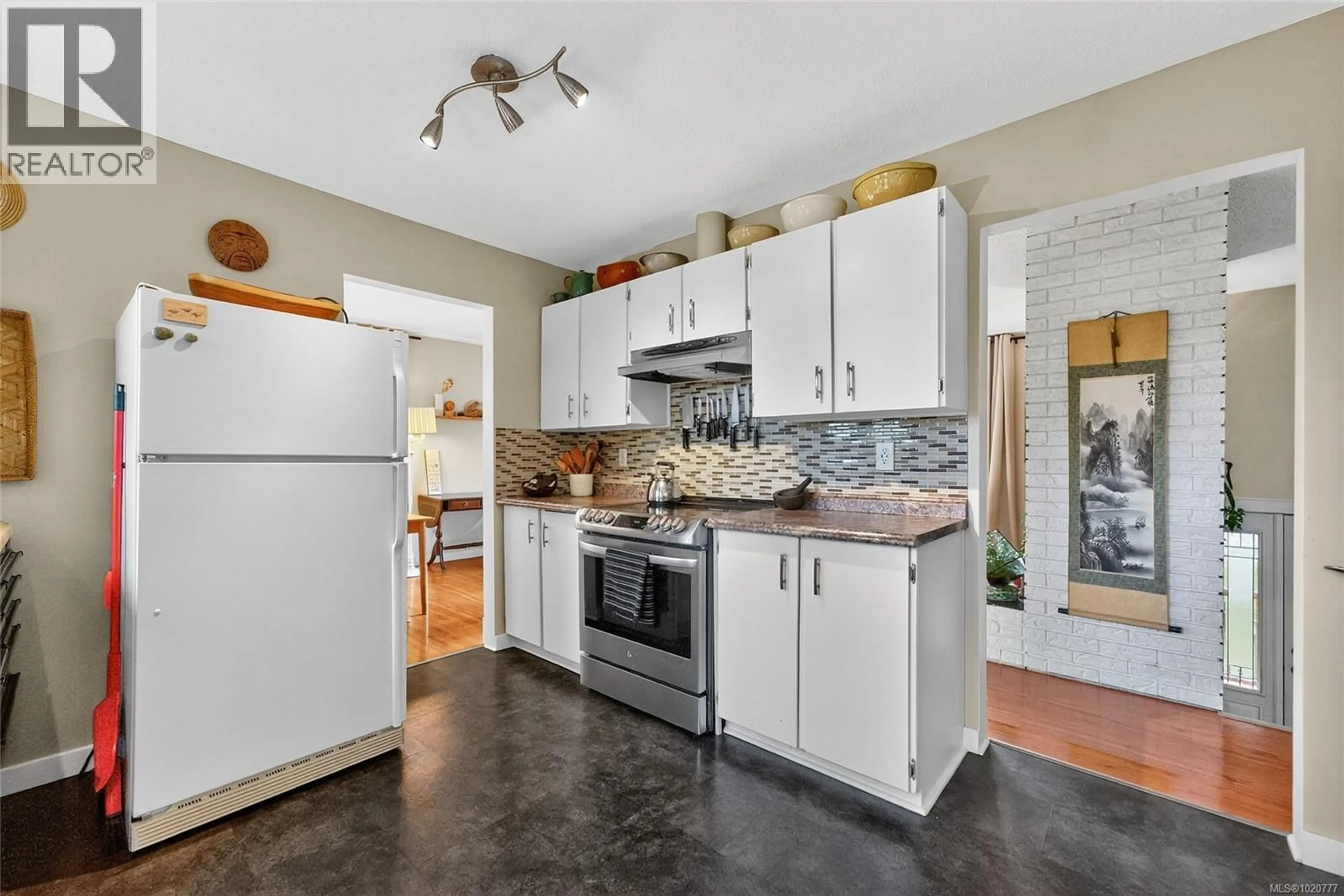 Open concept kitchen, unknown for 7330 MILLARD DRIVE, Lantzville British Columbia V0R2H0