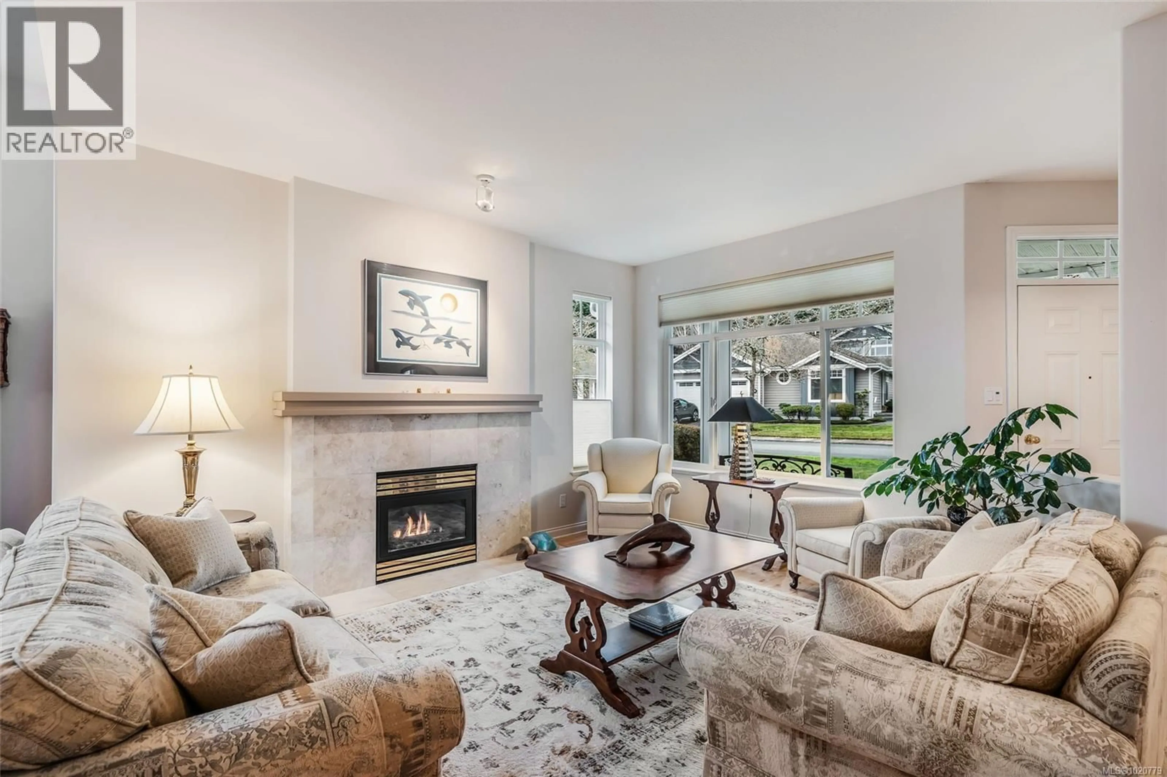 Living room with furniture, unknown for 1339 SATURNA DRIVE, Parksville British Columbia V2P2T9