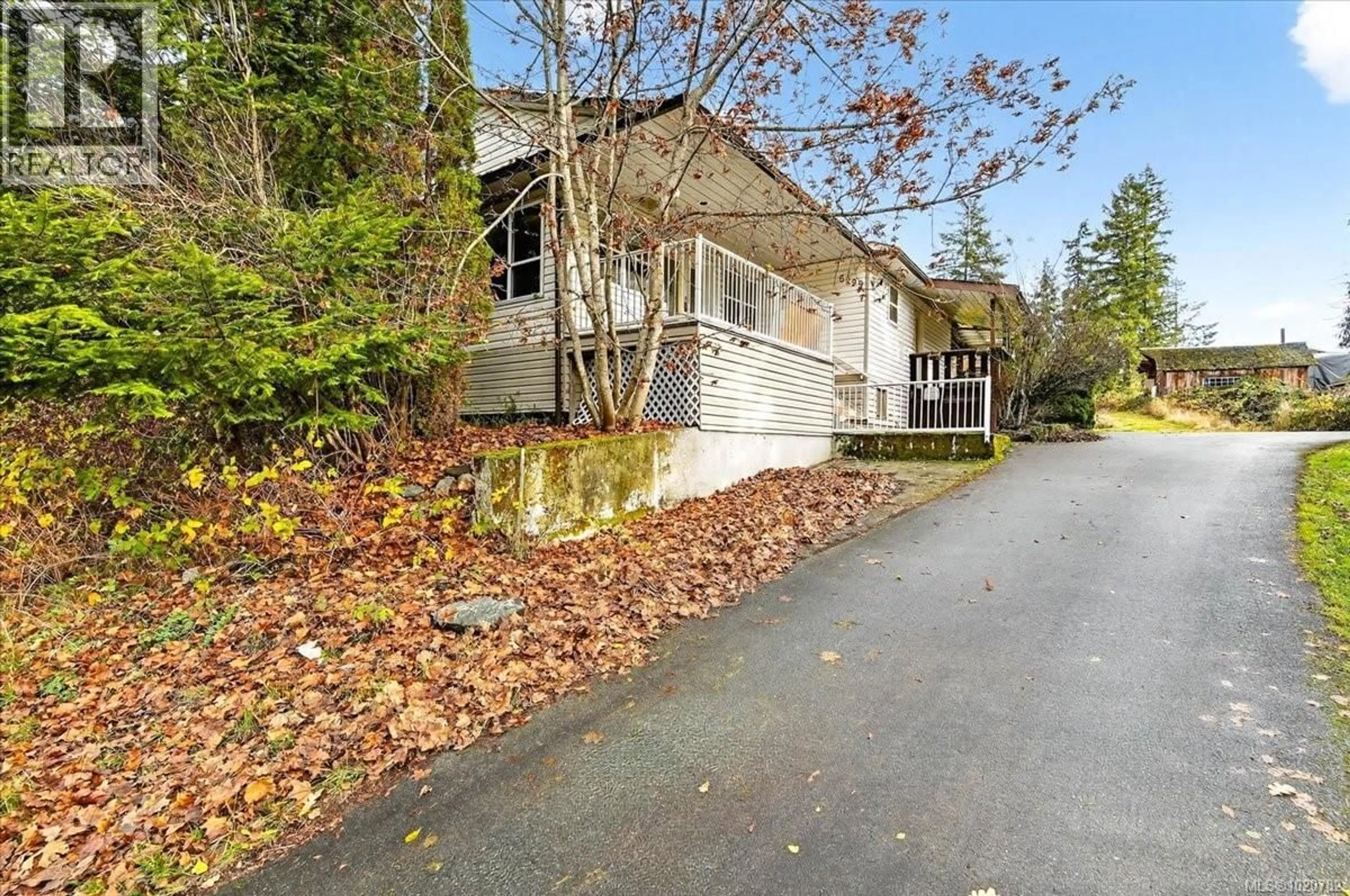 A pic from outside/outdoor area/front of a property/back of a property/a pic from drone, street for 6299 RENTON ROAD NORTH, Port Alberni British Columbia V9Y8S7