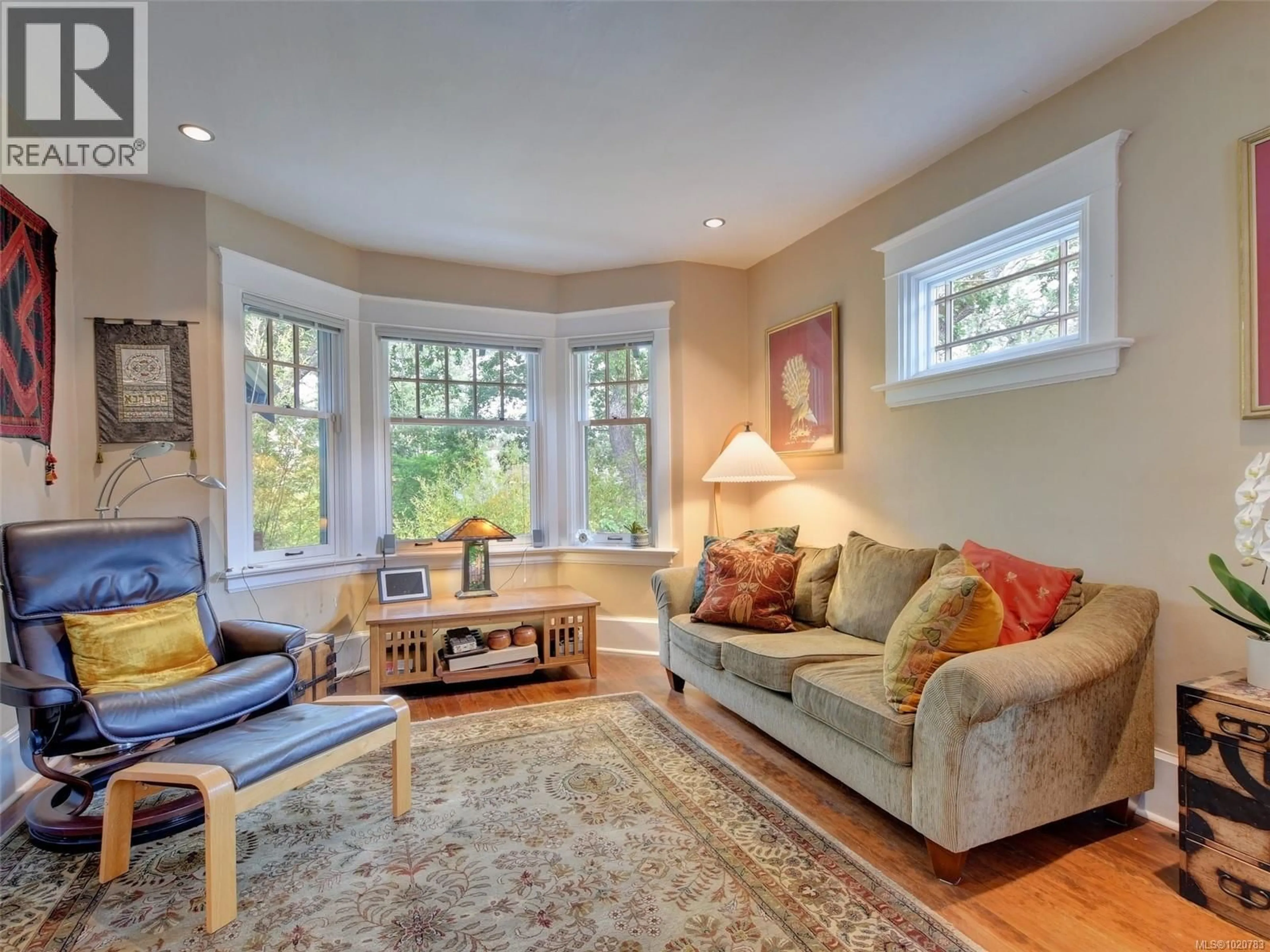 Living room with furniture, unknown for 2723 MT. STEPHEN AVENUE, Victoria British Columbia V8T3L8