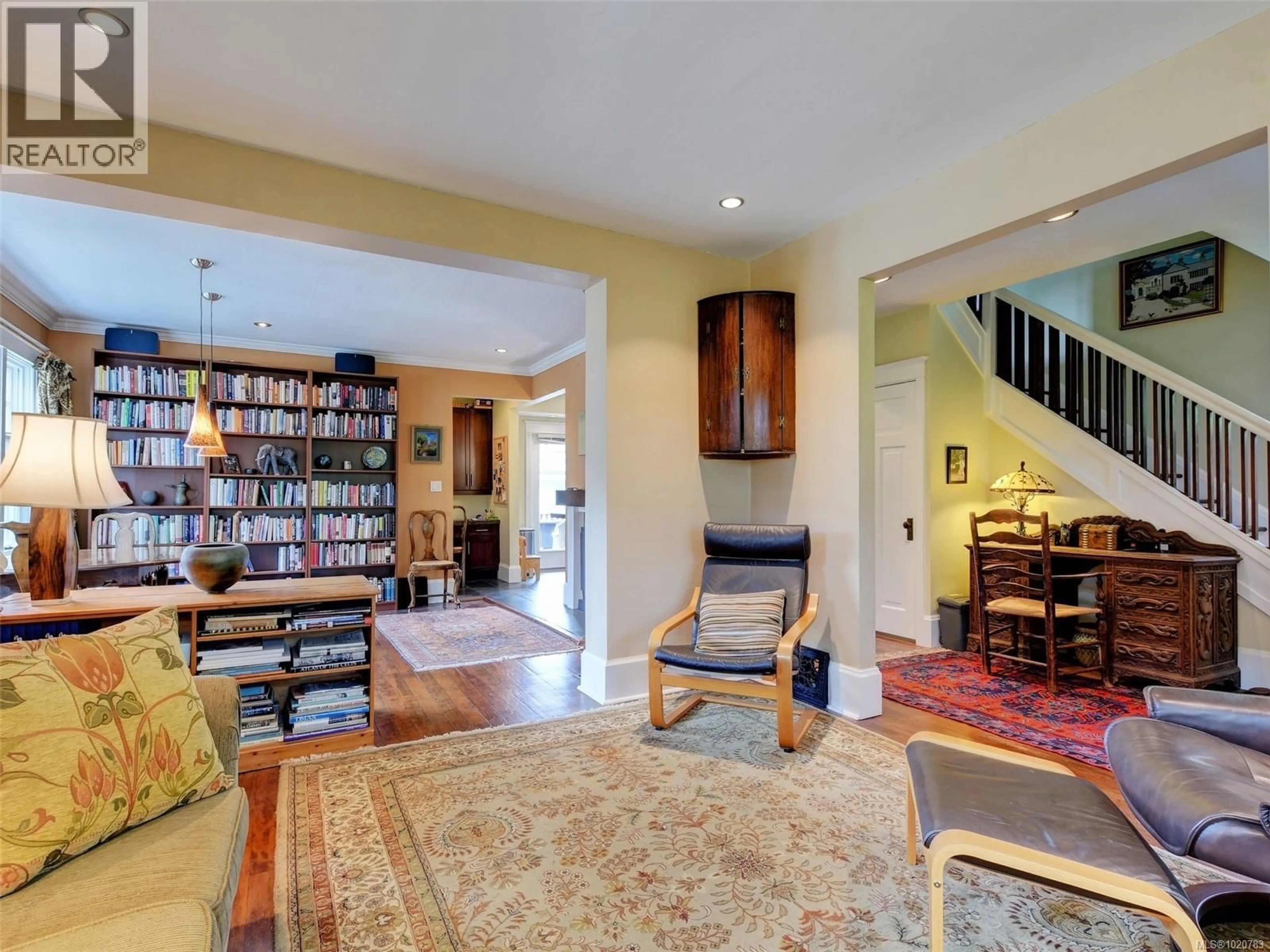 Unknown for 2723 MT. STEPHEN AVENUE, Victoria British Columbia V8T3L8