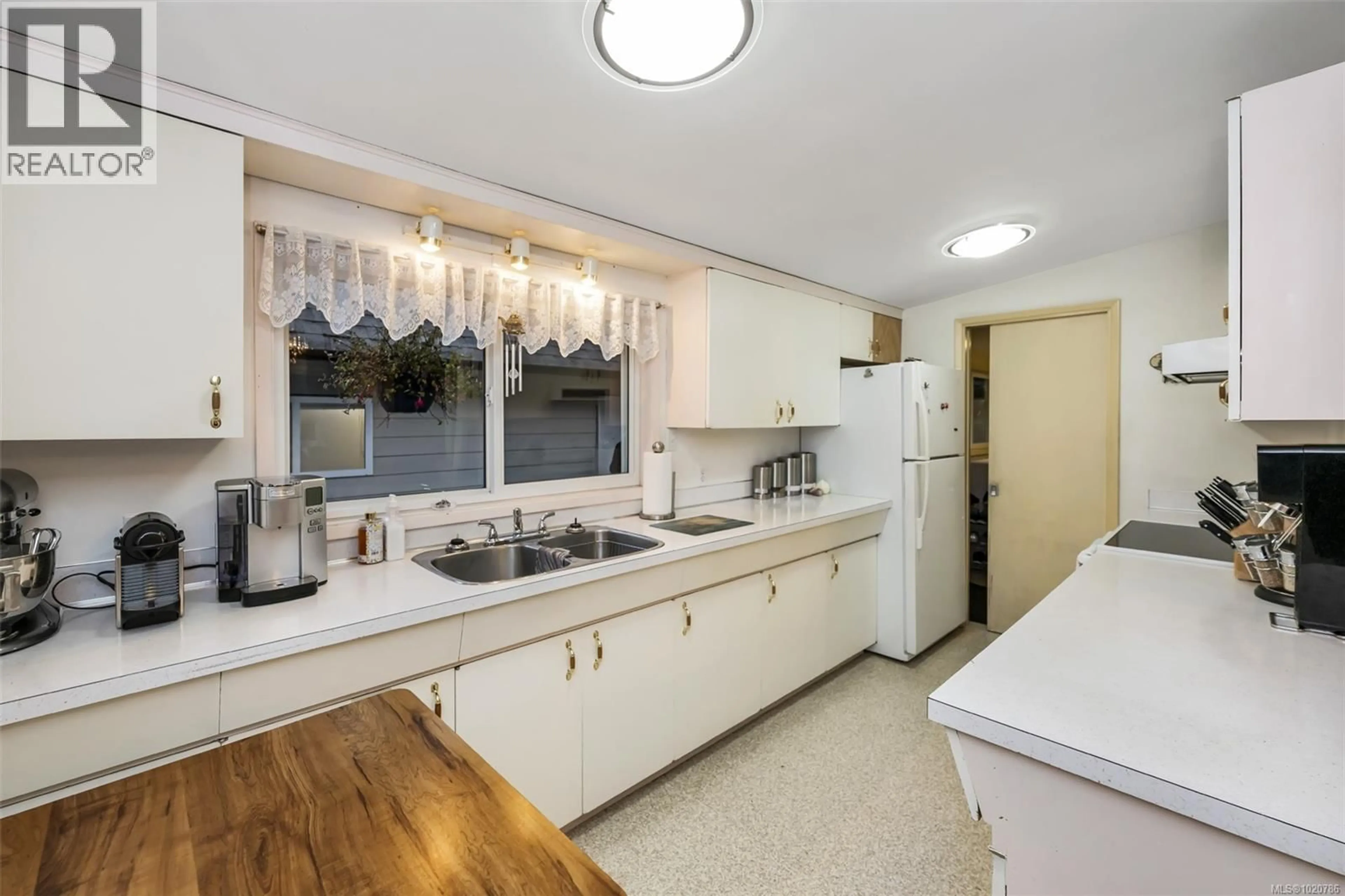 Standard kitchen, ceramic/tile floor for 1113 NEILD ROAD, Metchosin British Columbia V9C3X5