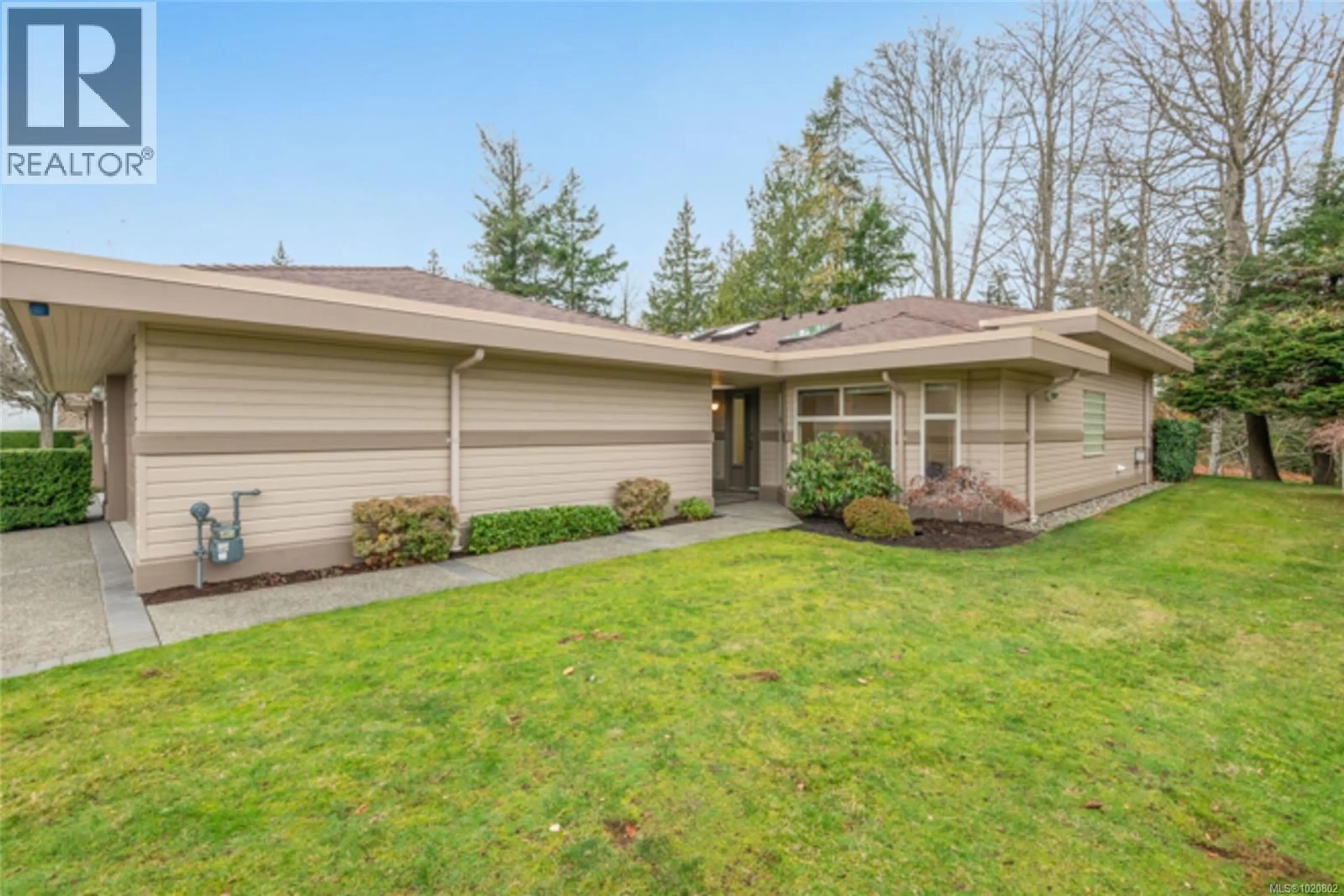 Home with vinyl exterior material, unknown for 910 LAKES BOULEVARD, French Creek British Columbia V9P2B8