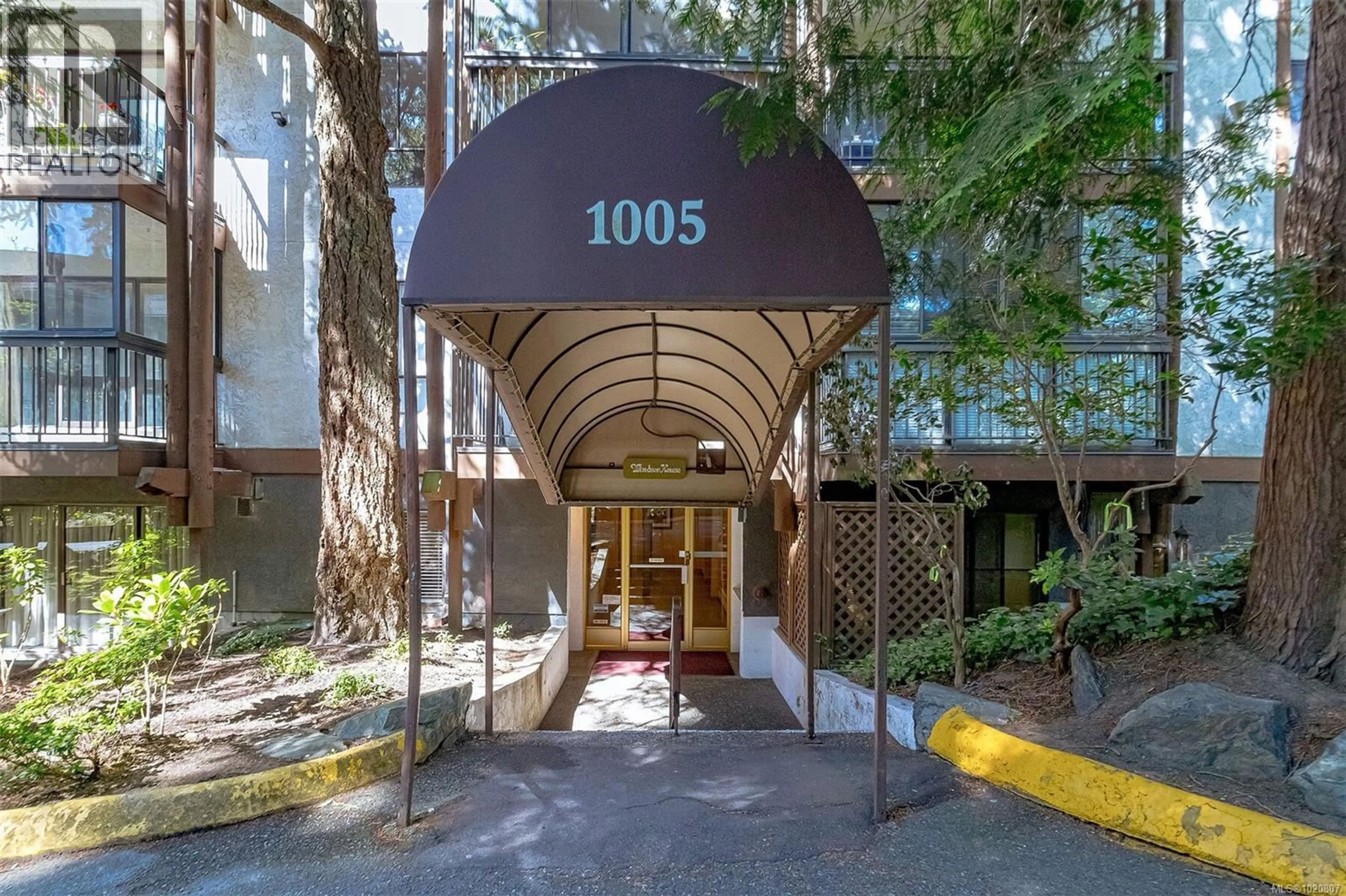 Indoor foyer for 419 - 1005 MCKENZIE AVENUE, Saanich British Columbia V8X4A9