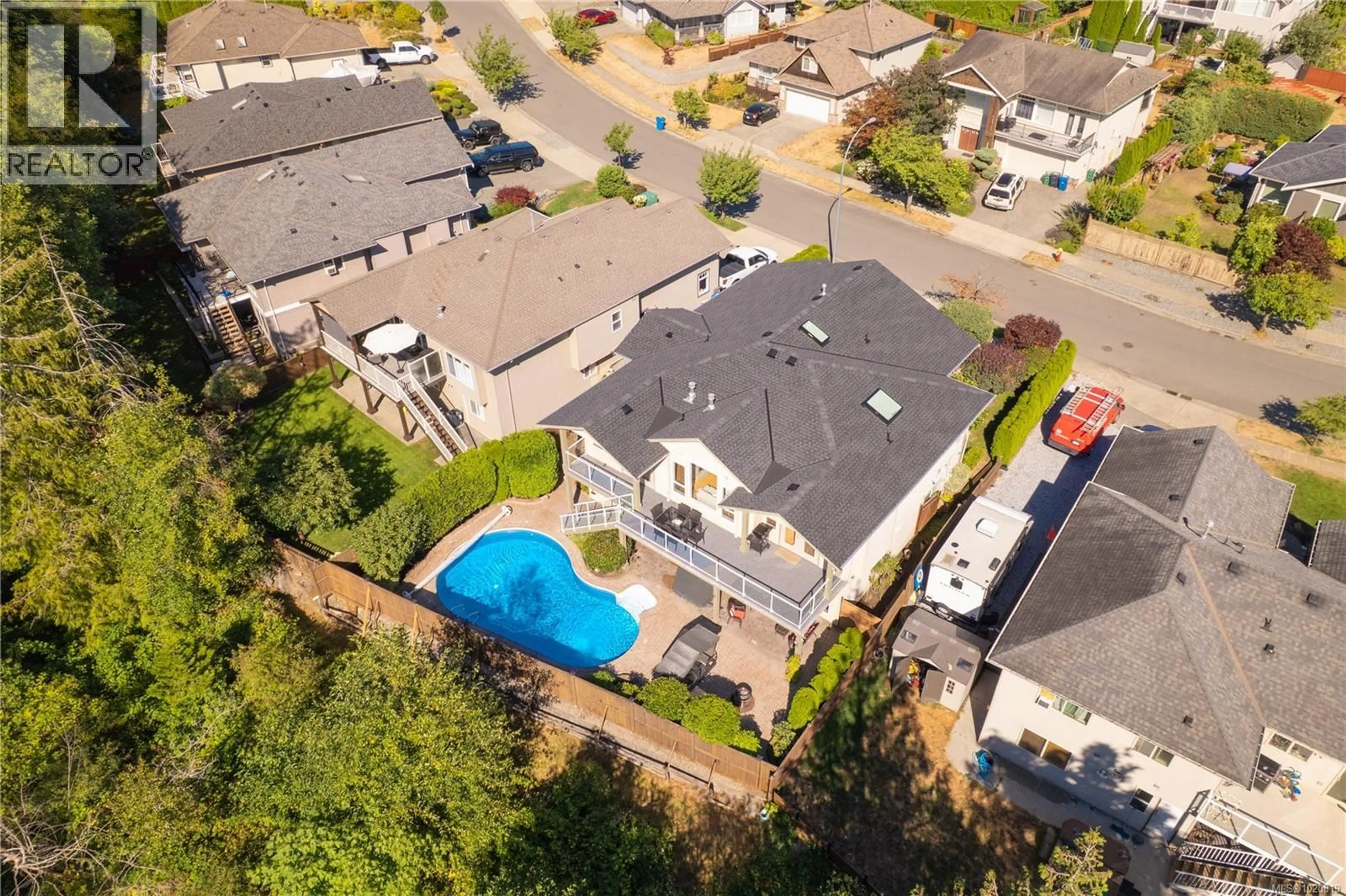 A pic from outside/outdoor area/front of a property/back of a property/a pic from drone, street for 3225 WILLOWMERE CRESCENT, Nanaimo British Columbia V9T6R8