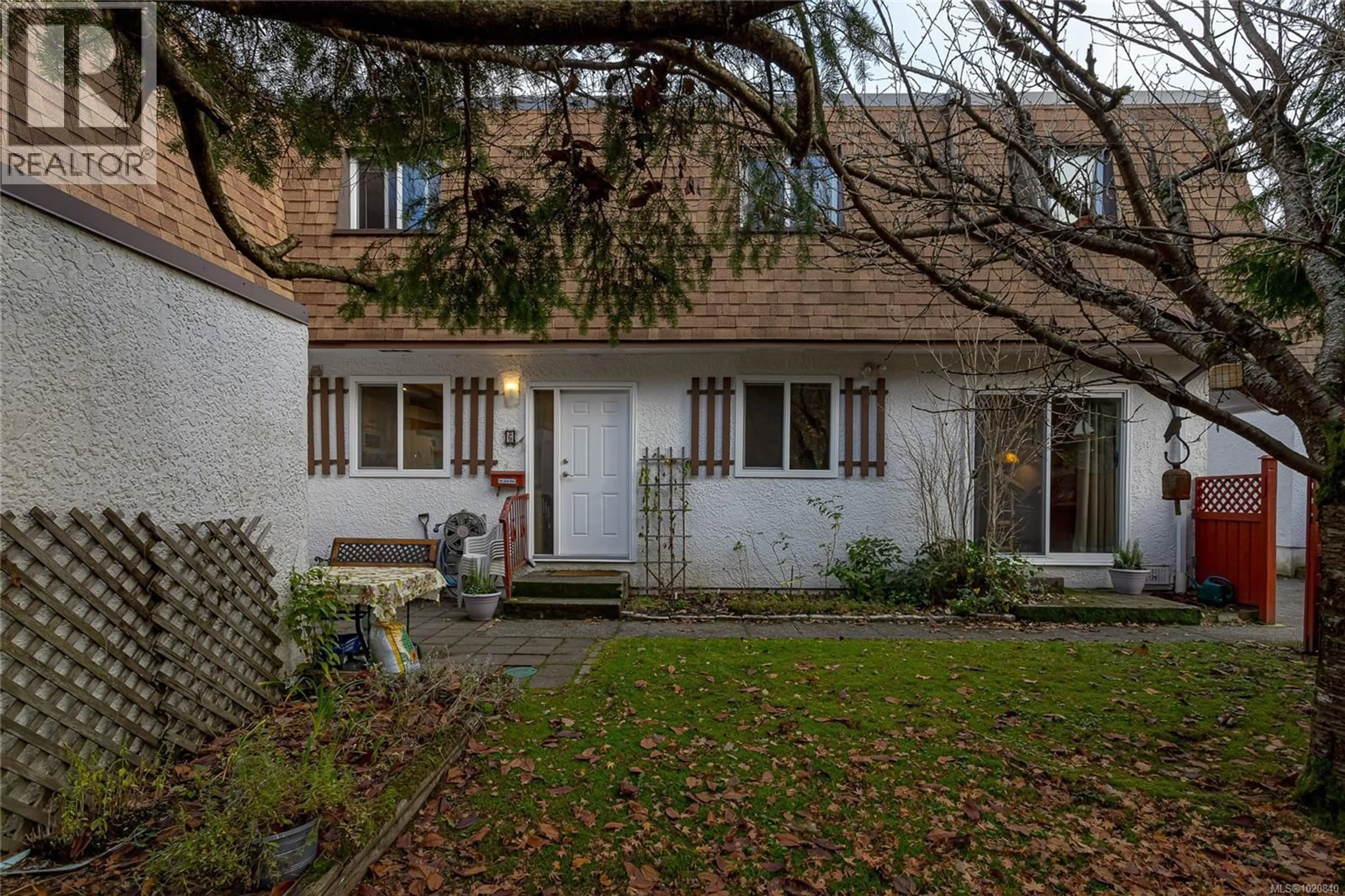 A pic from outside/outdoor area/front of a property/back of a property/a pic from drone, street for 6 - 9 BUTTERTUBS DRIVE, Nanaimo British Columbia V9R3X8