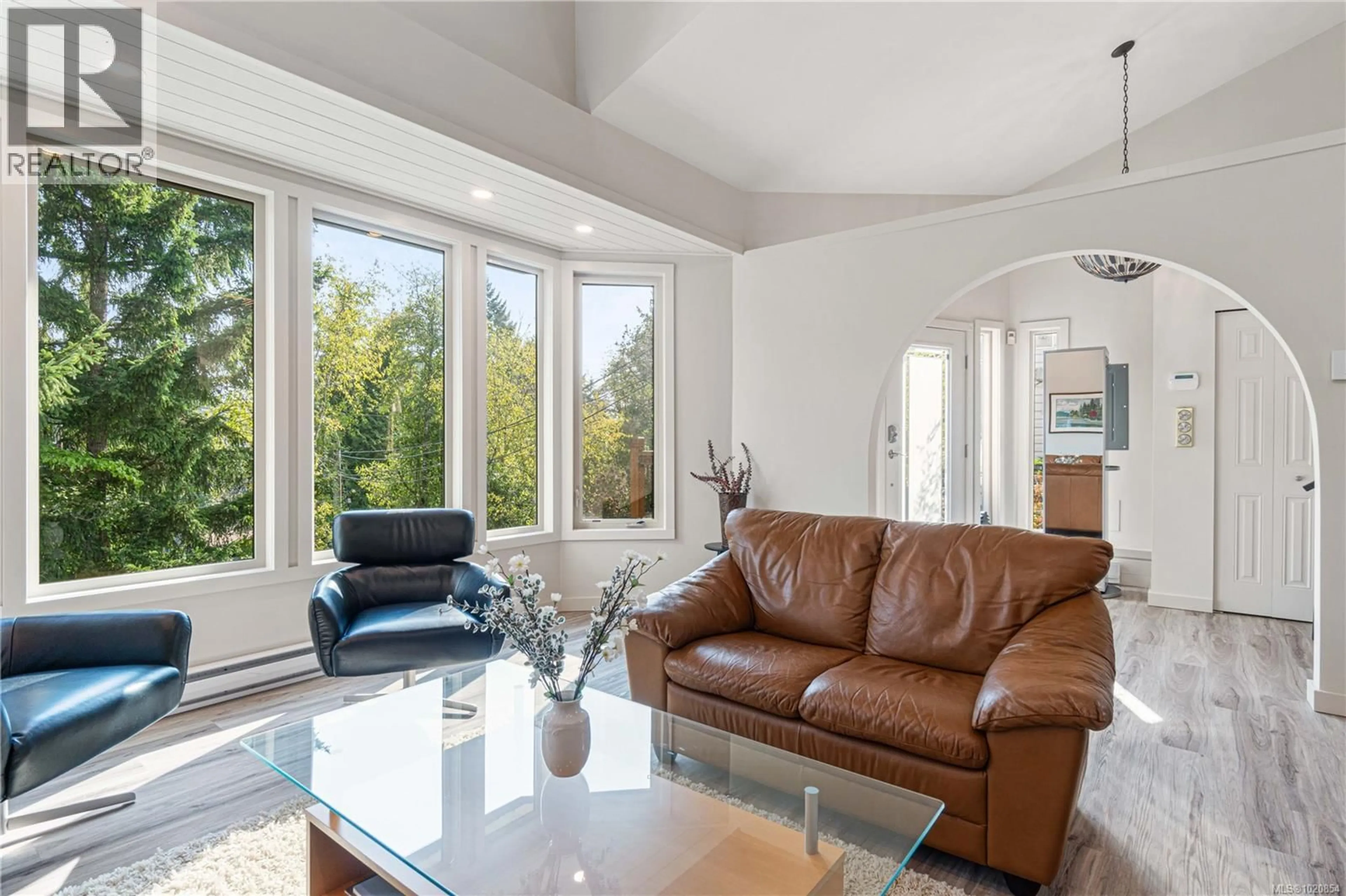 Living room with furniture, unknown for 3132 ROBIN HOOD DRIVE, Nanaimo British Columbia V9T1P1