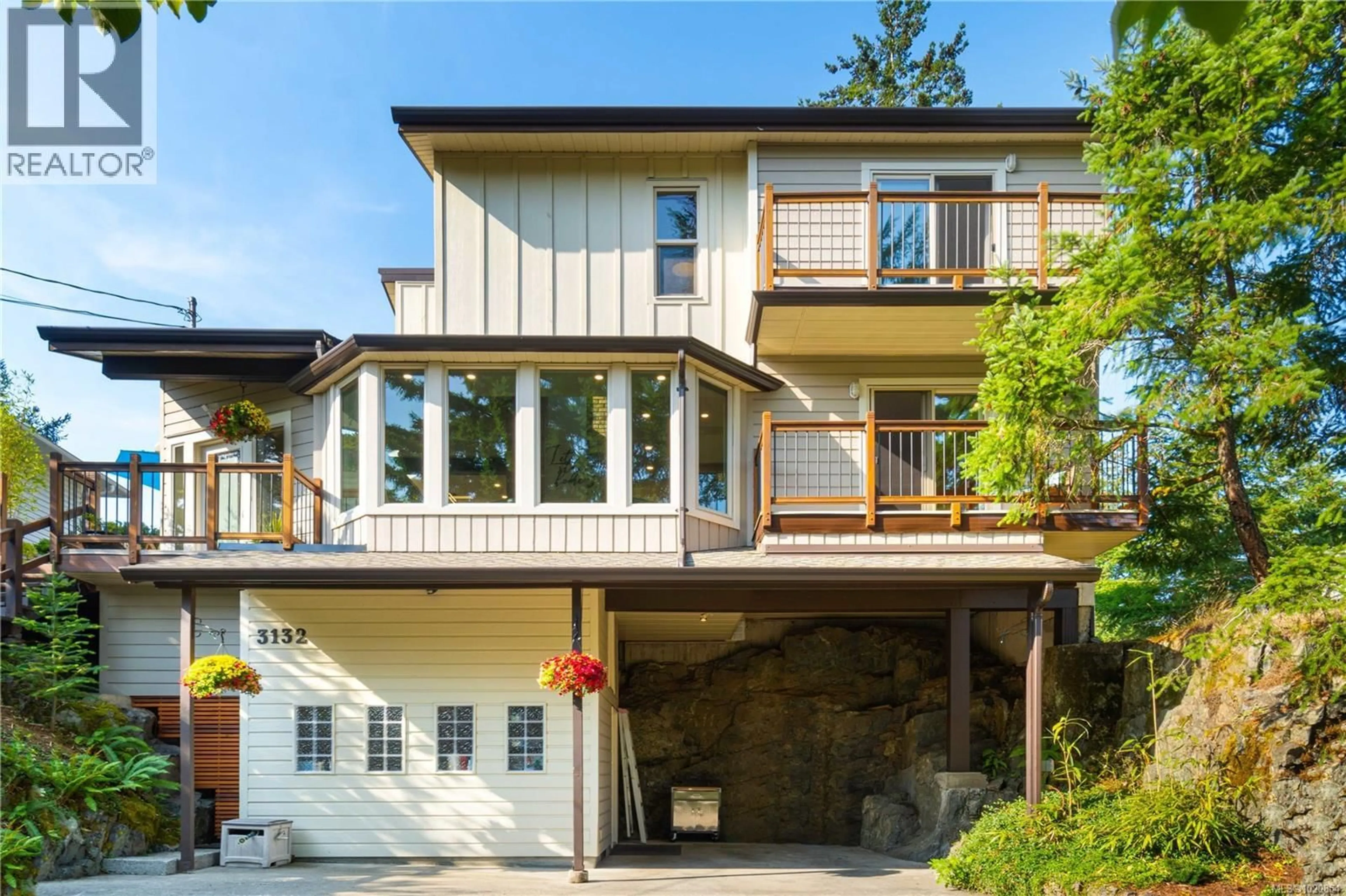 Home with vinyl exterior material, unknown for 3132 ROBIN HOOD DRIVE, Nanaimo British Columbia V9T1P1