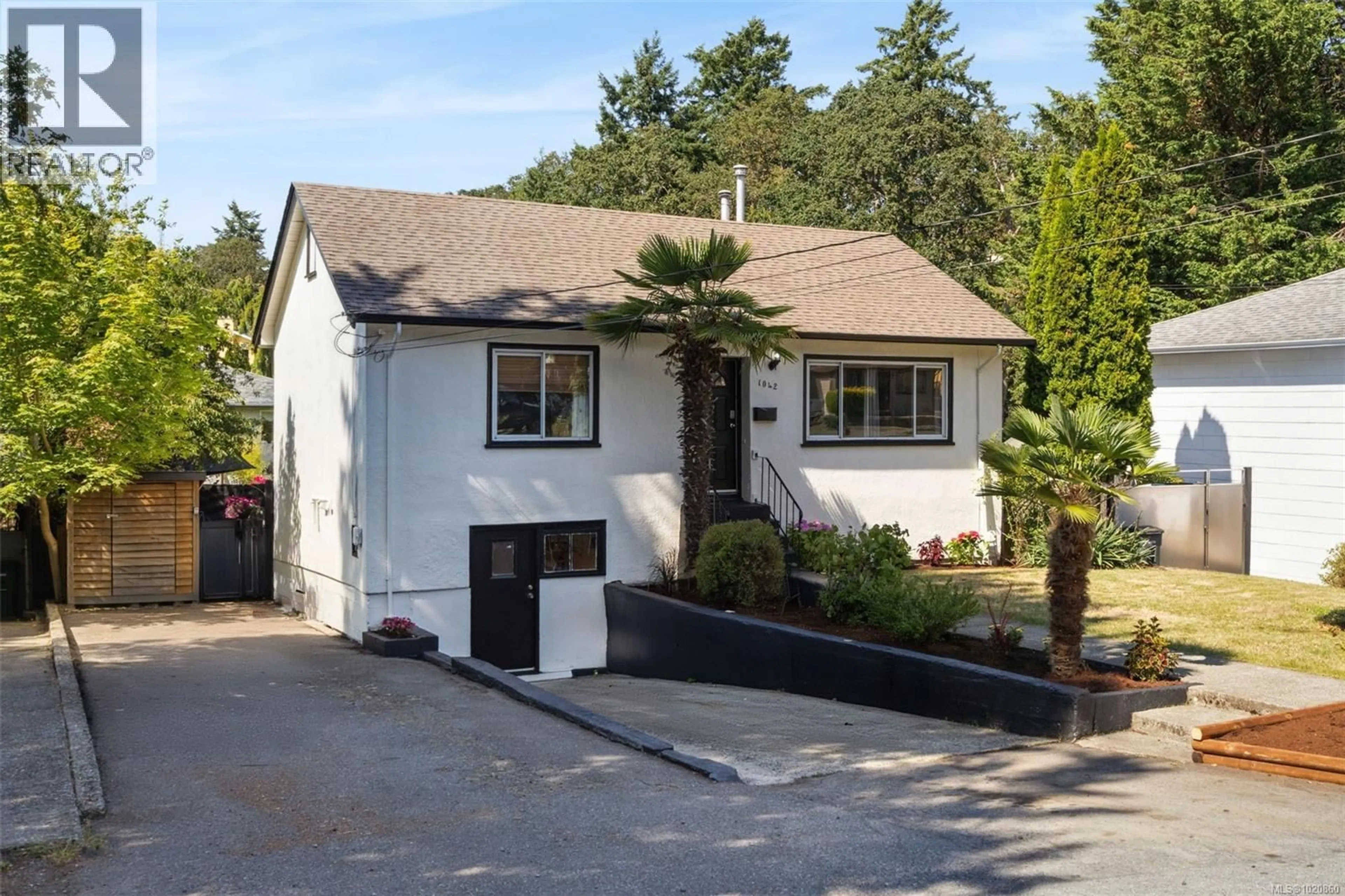 A pic from outside/outdoor area/front of a property/back of a property/a pic from drone, street for 1042 LODGE AVENUE, Saanich British Columbia V8X3A8
