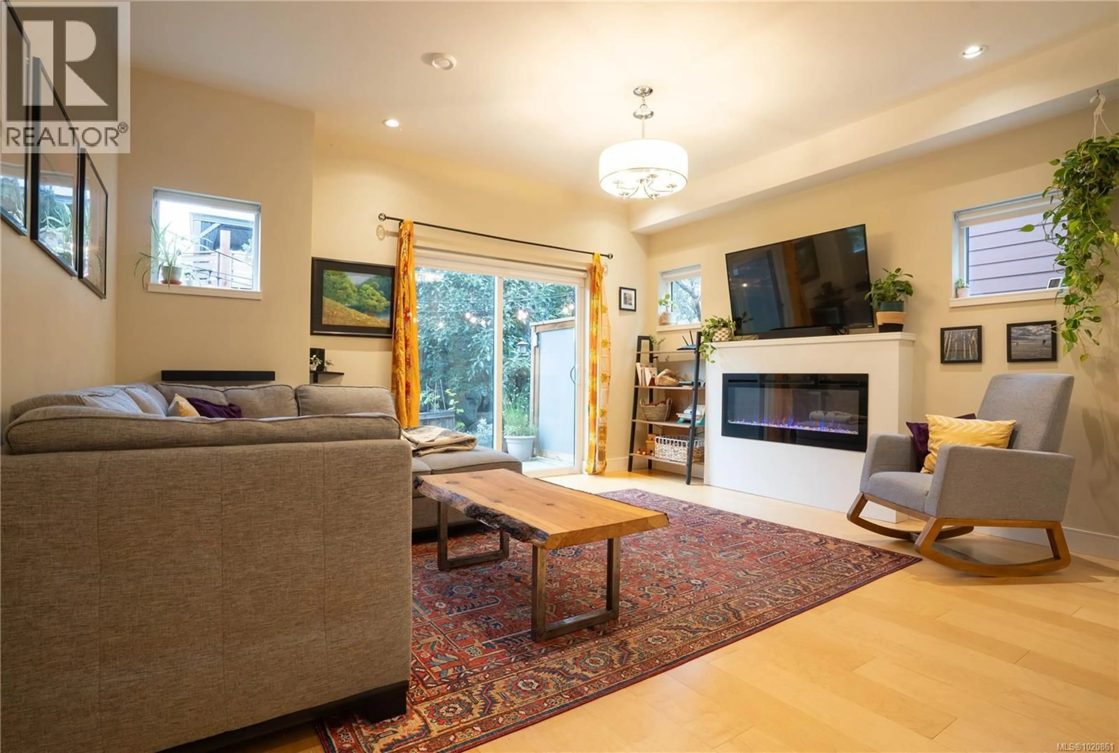 Living room with furniture, unknown for 117 - 300 PHELPS AVENUE, Langford British Columbia V9B6L3