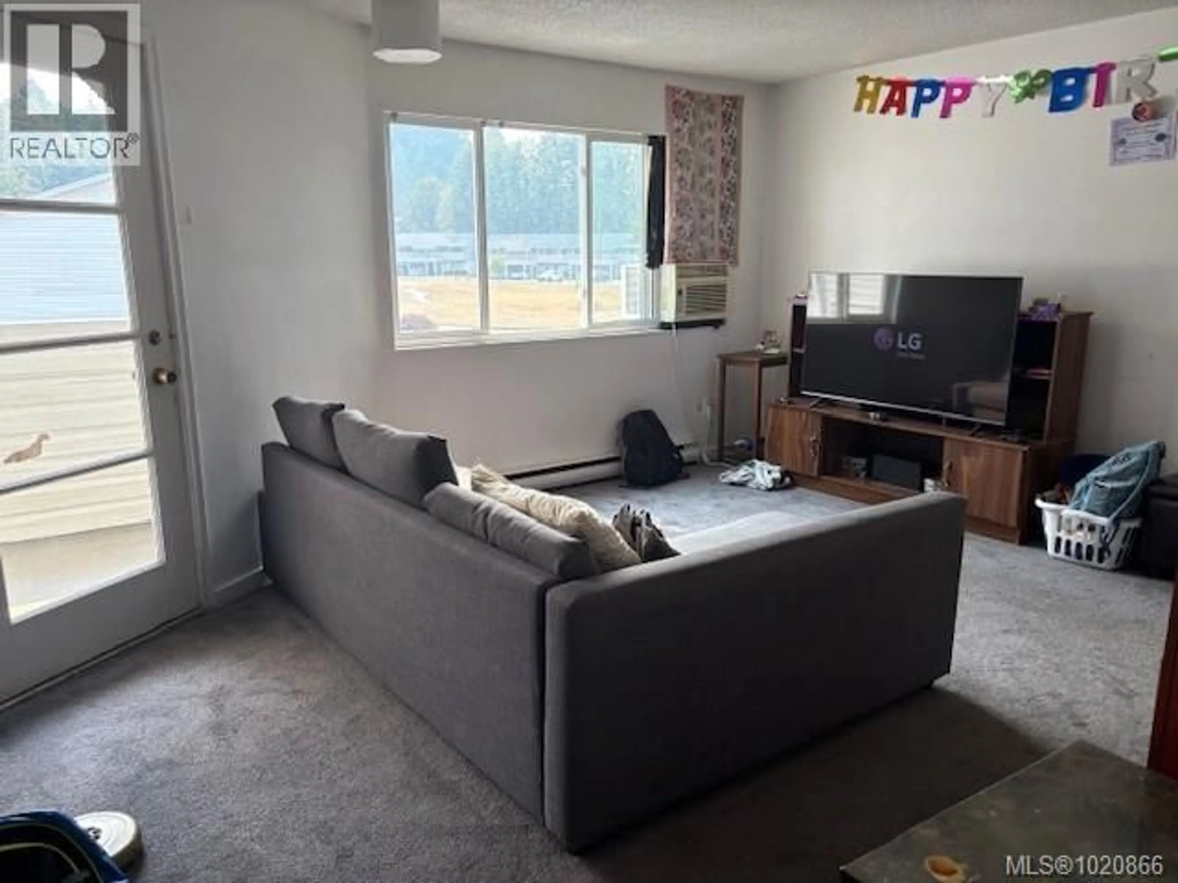 Living room with furniture, unknown for 5287 GERTRUDE STREET, Port Alberni British Columbia V9Y6L1