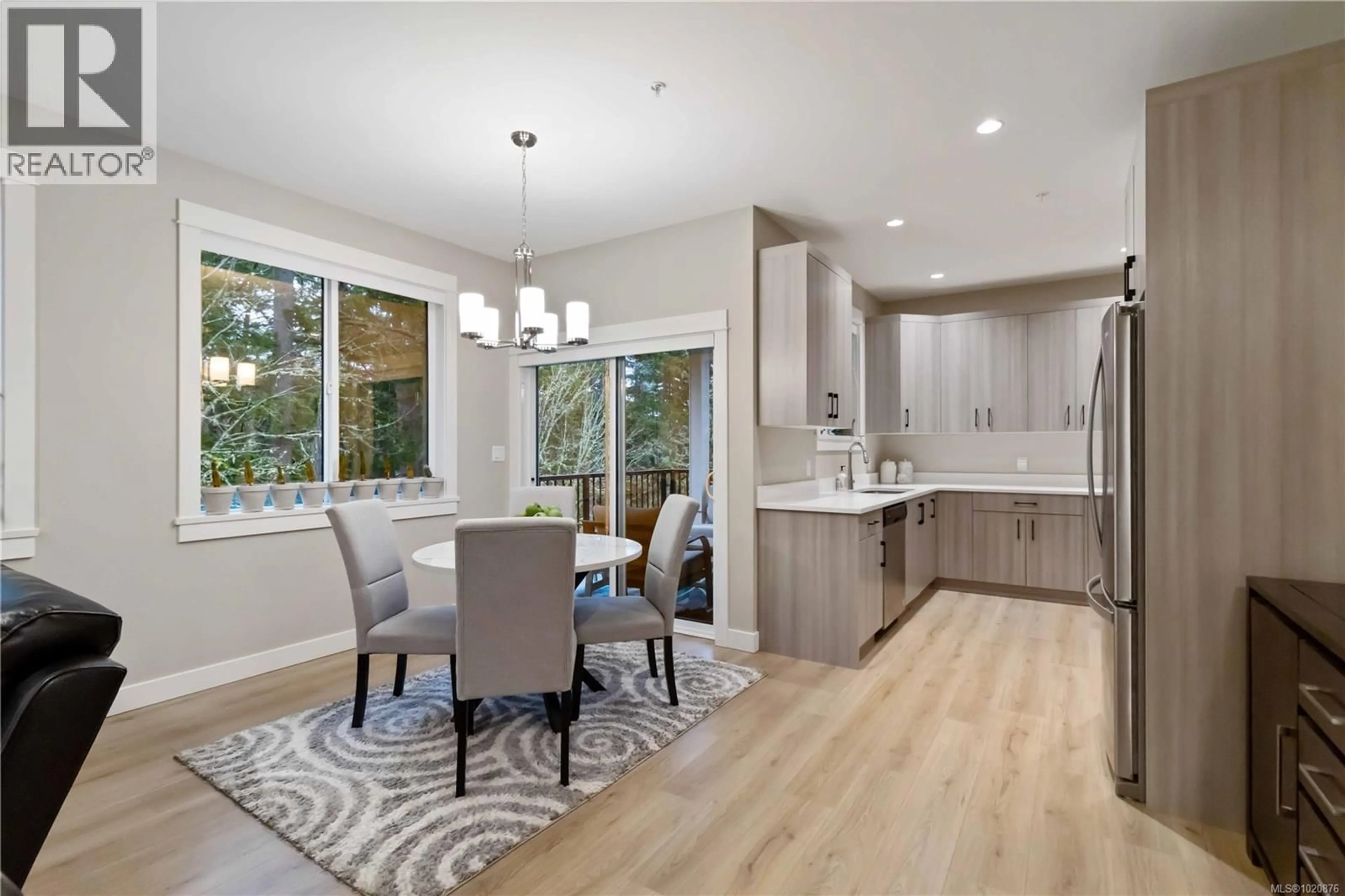 Open concept kitchen, unknown for 1943 WEST PARK LANE, View Royal British Columbia V9B5Z2