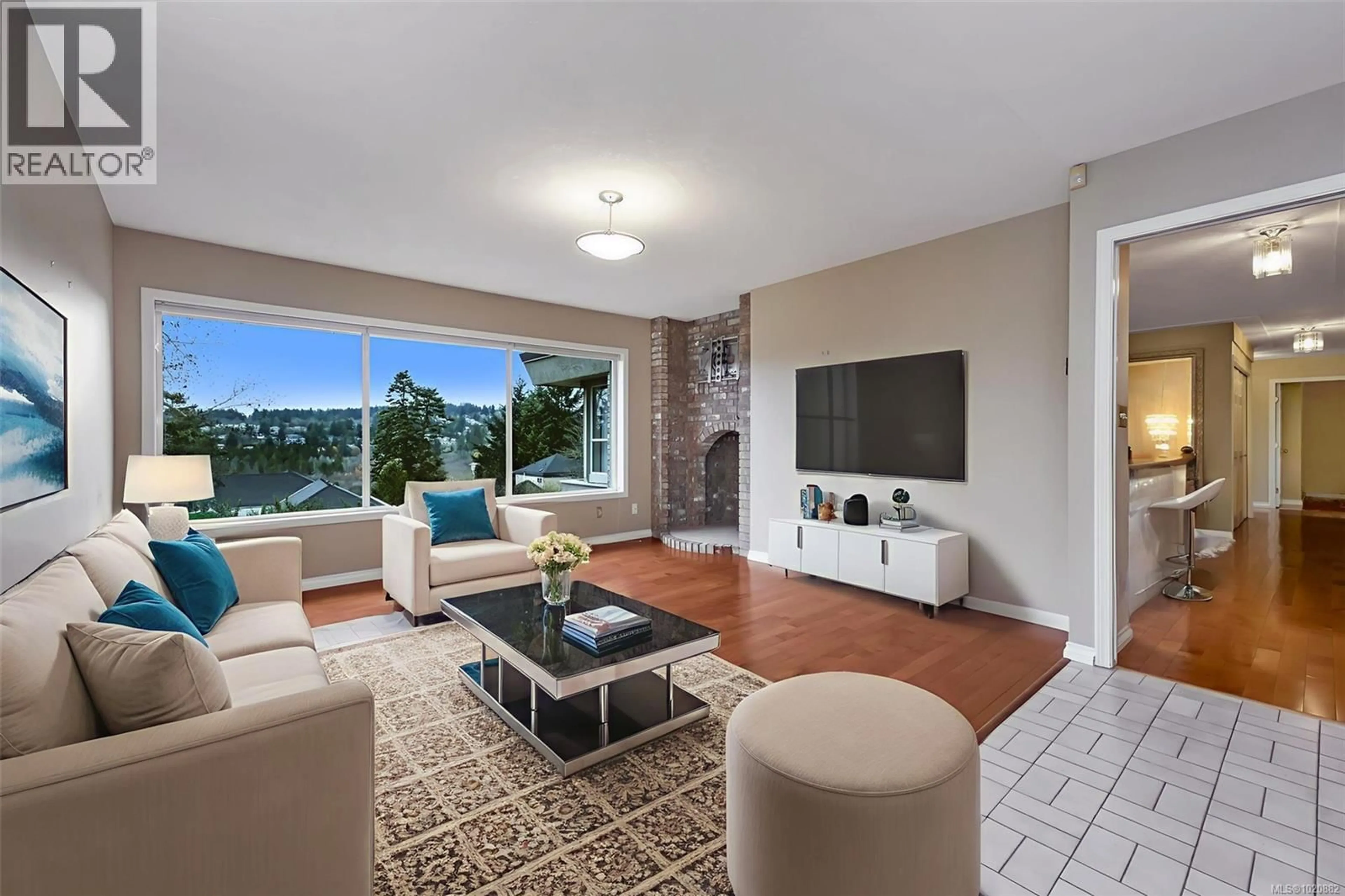 Living room with furniture, unknown for 4335 EMILY CARR DRIVE, Saanich British Columbia V8X5E4