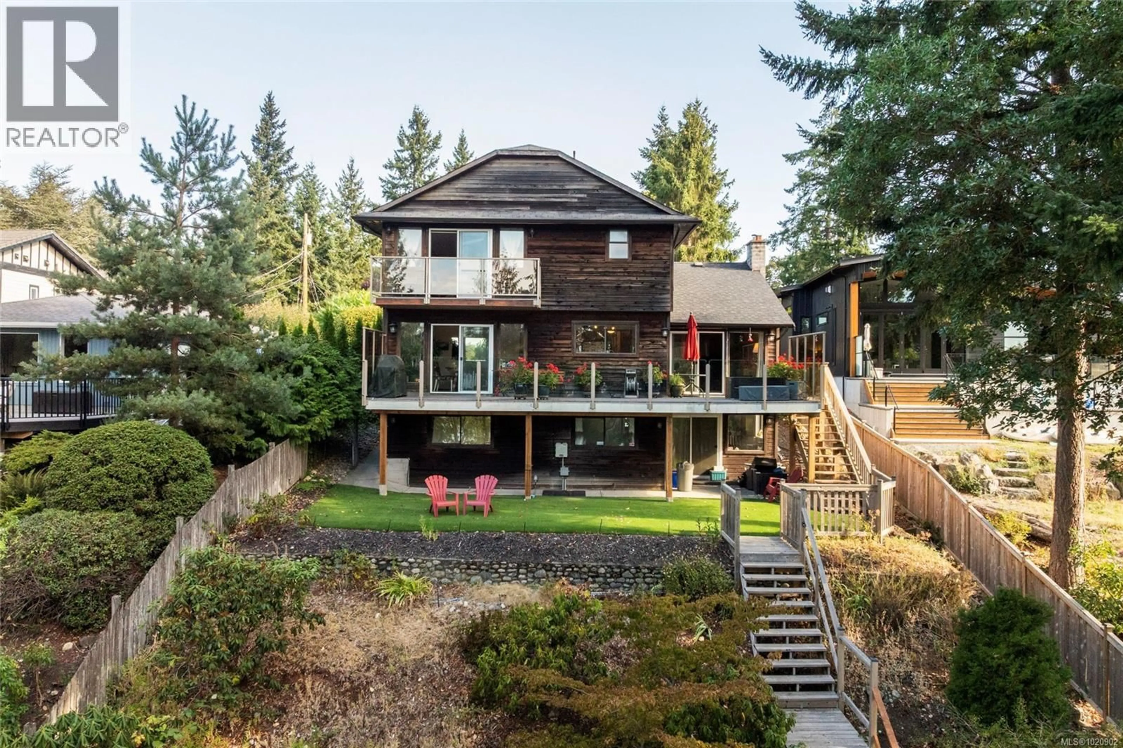 A pic from outside/outdoor area/front of a property/back of a property/a pic from drone, unknown for 2814 SHELBY PLACE, Langford British Columbia V9B5N8