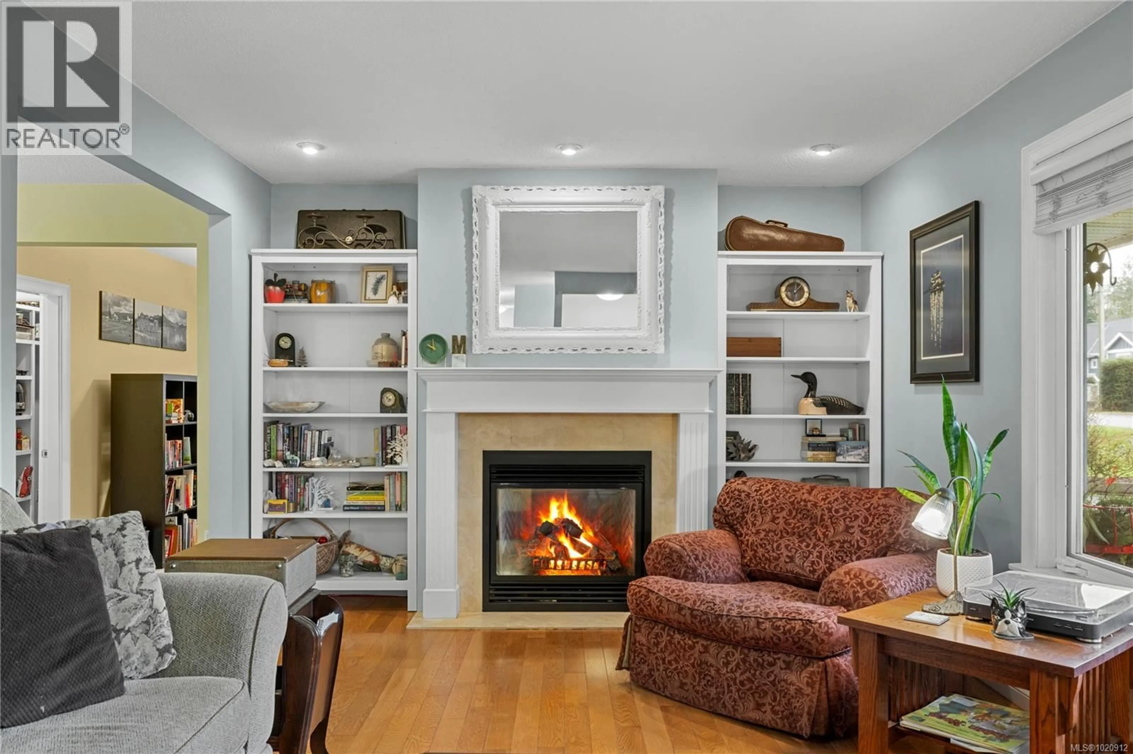 Living room with furniture, unknown for 816 WOODLAND DRIVE, Parksville British Columbia V9P1Z2