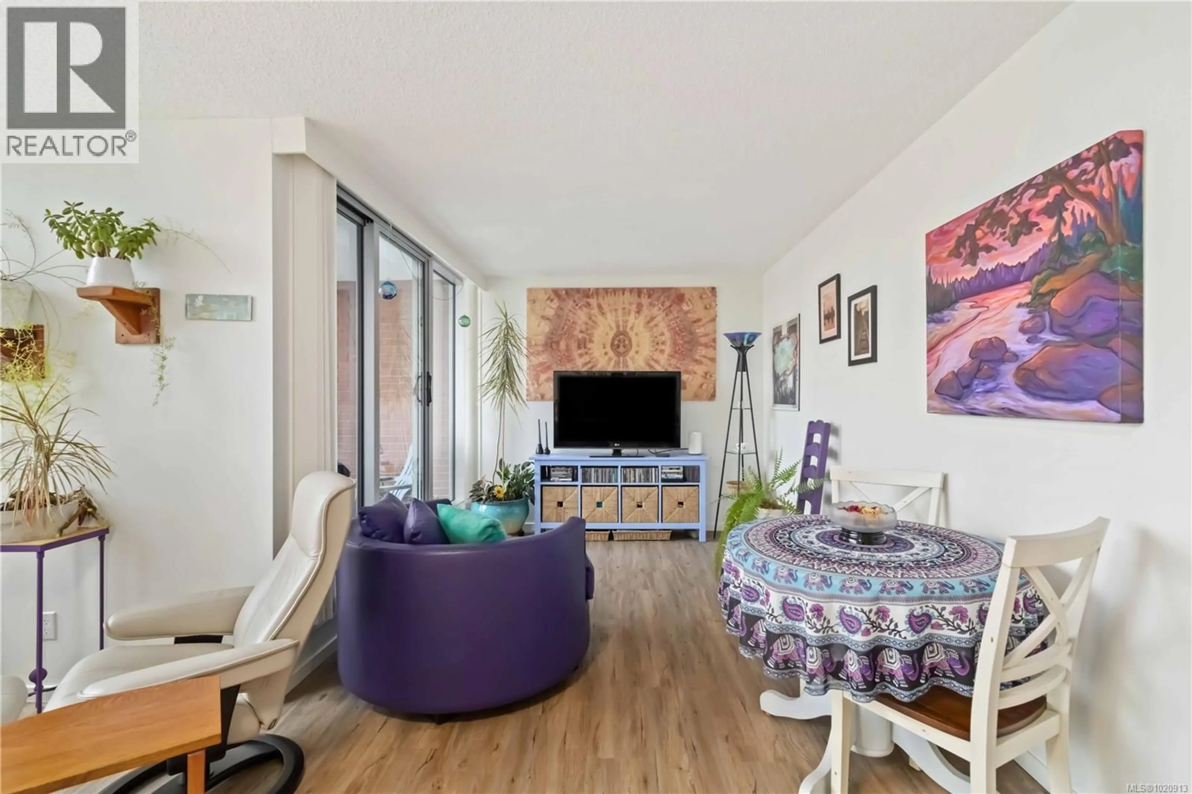 Living room with furniture, unknown for 206 - 327 MAITLAND STREET, Victoria British Columbia V9A7G7