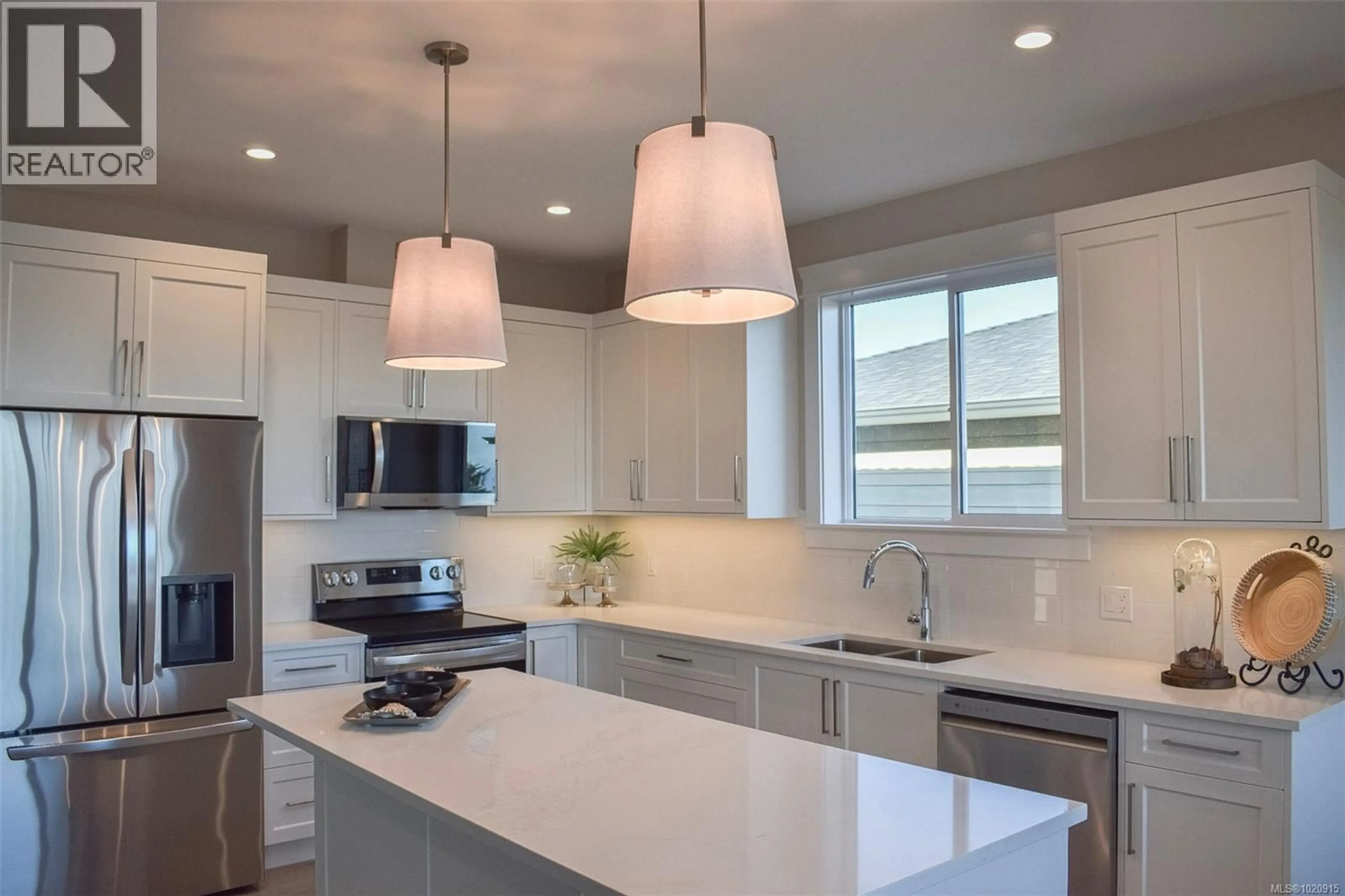 Contemporary kitchen, unknown for 17 - 457 ARIZONA DRIVE, Campbell River British Columbia V9H0E4