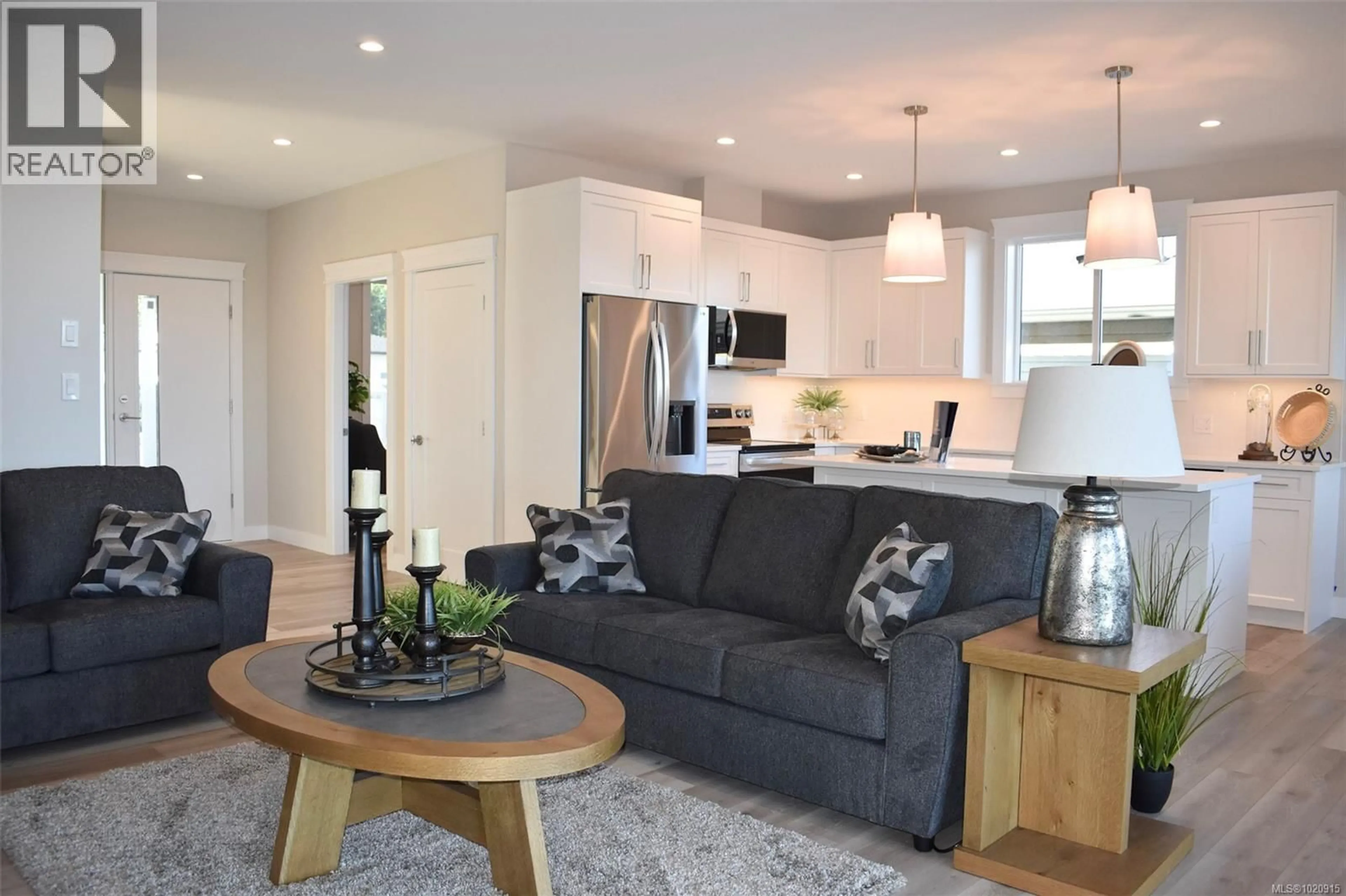 Open concept kitchen, wood/laminate floor for 17 - 457 ARIZONA DRIVE, Campbell River British Columbia V9H0E4