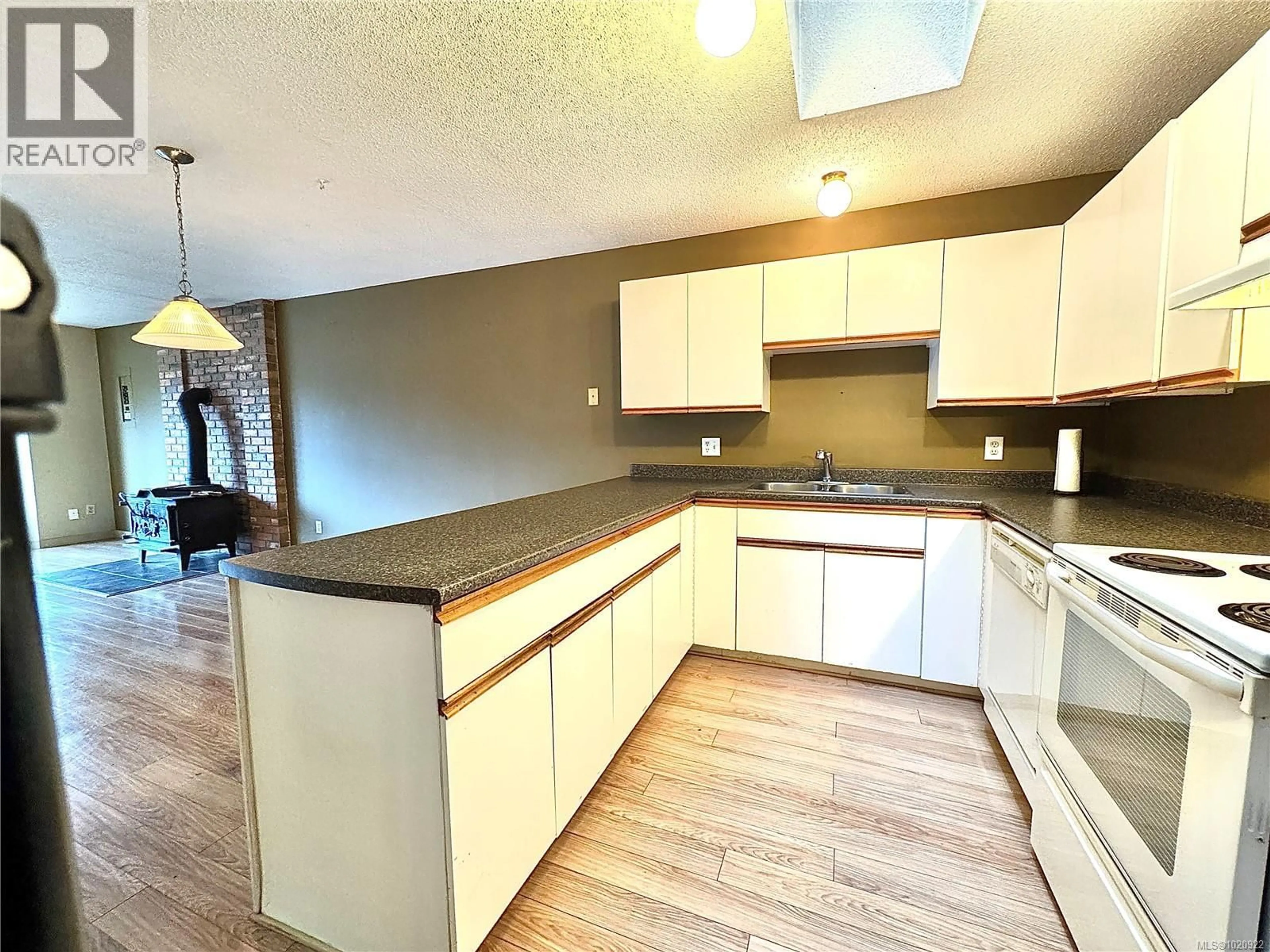 Open concept kitchen, unknown for B - 513 ERICKSON ROAD, Campbell River British Columbia V9W1S8