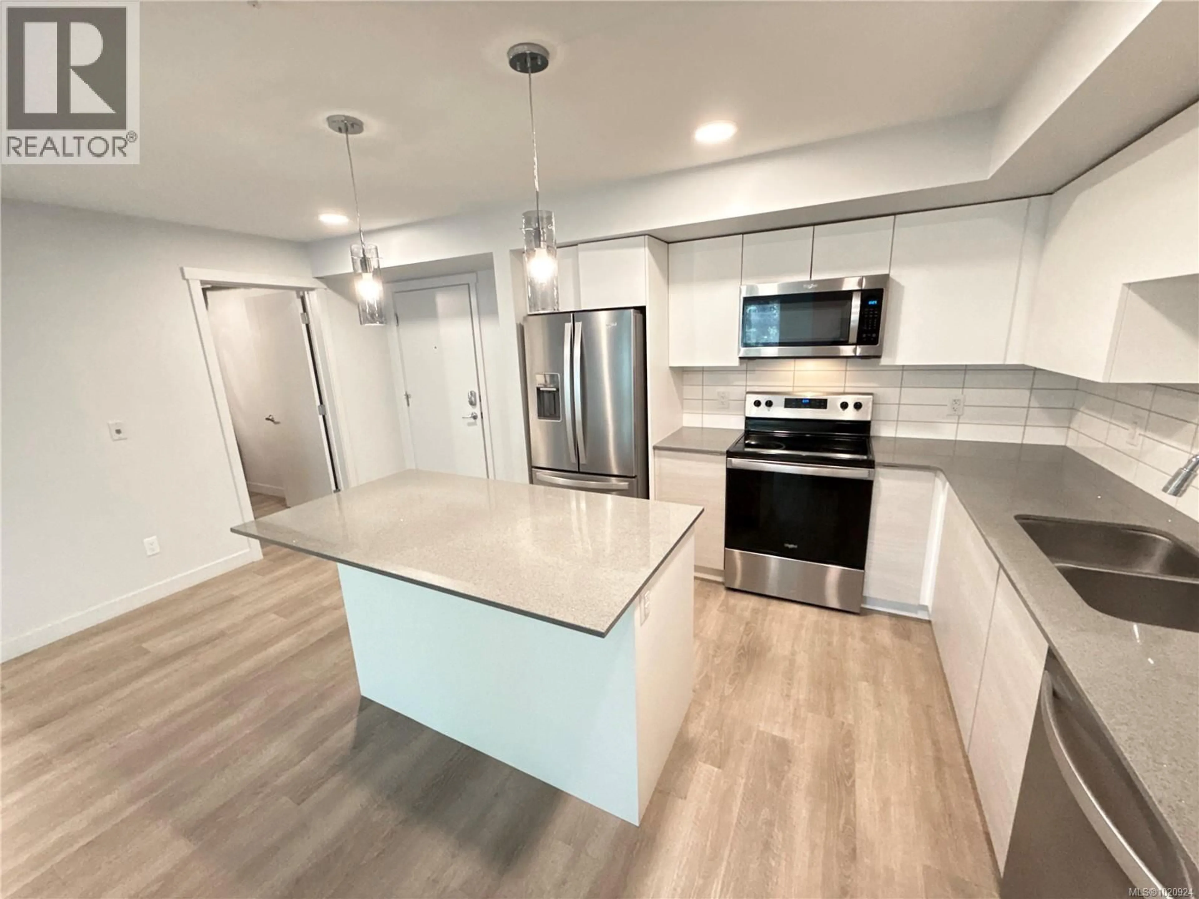 Open concept kitchen, unknown for 109 - 4820 CEDAR RIDGE DRIVE, Nanaimo British Columbia V9T0M7