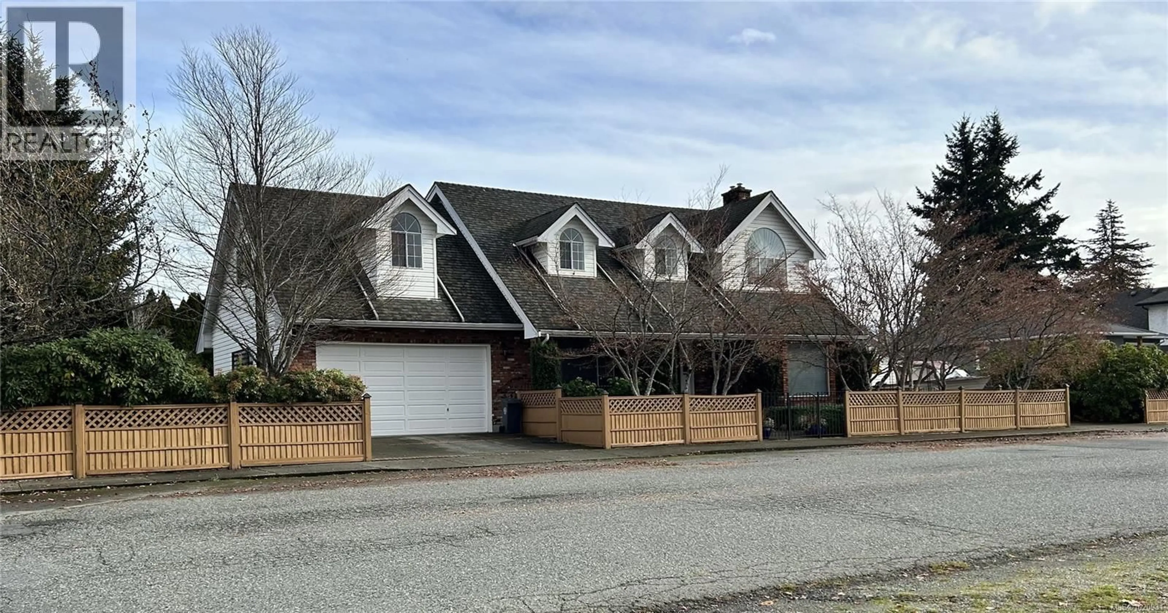 A pic from outside/outdoor area/front of a property/back of a property/a pic from drone, street for 3867 5TH AVENUE, Port Alberni British Columbia V9Y4K5