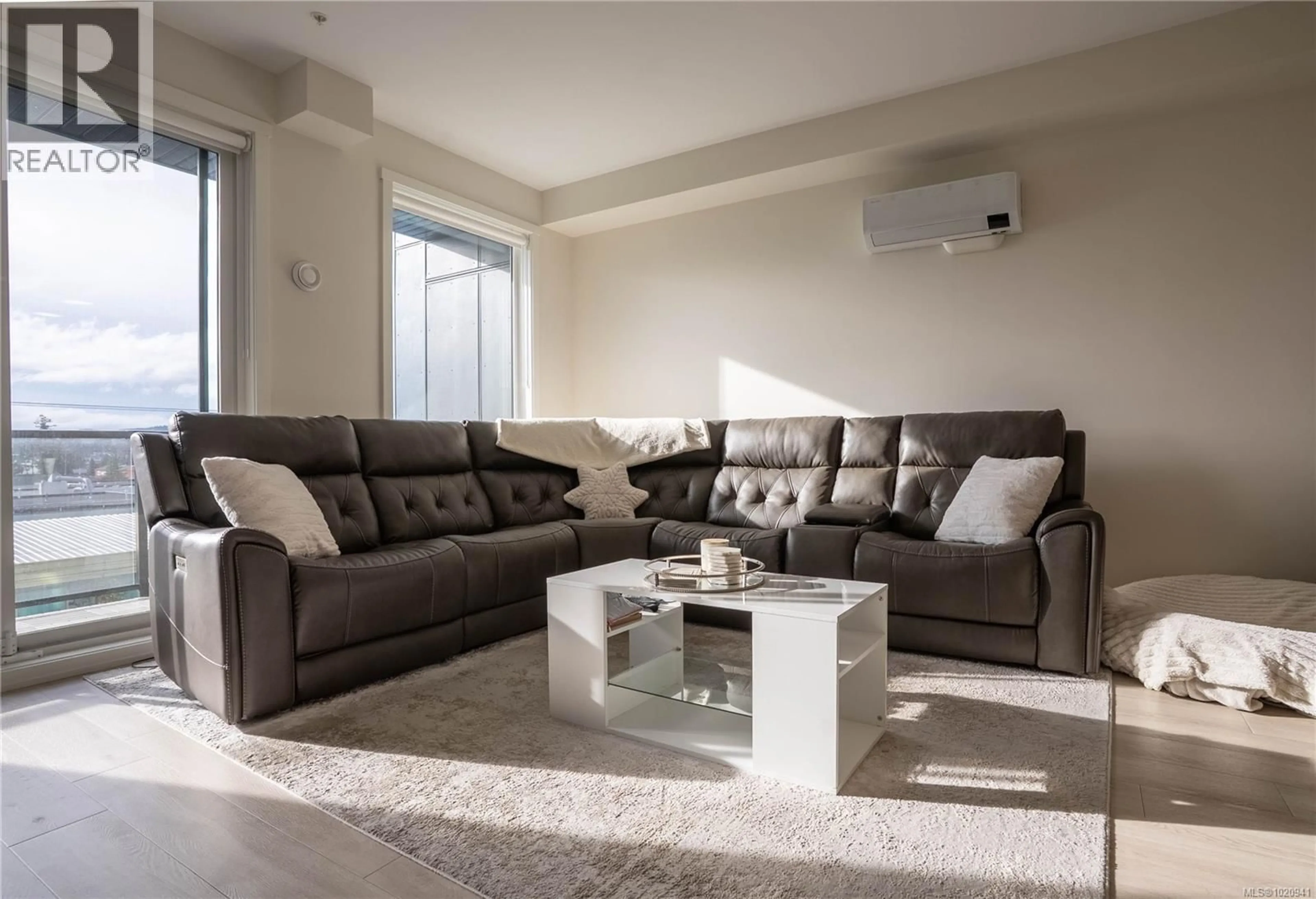 Living room with furniture, unknown for 403 - 842 ORONO AVENUE, Langford British Columbia V9B2T8