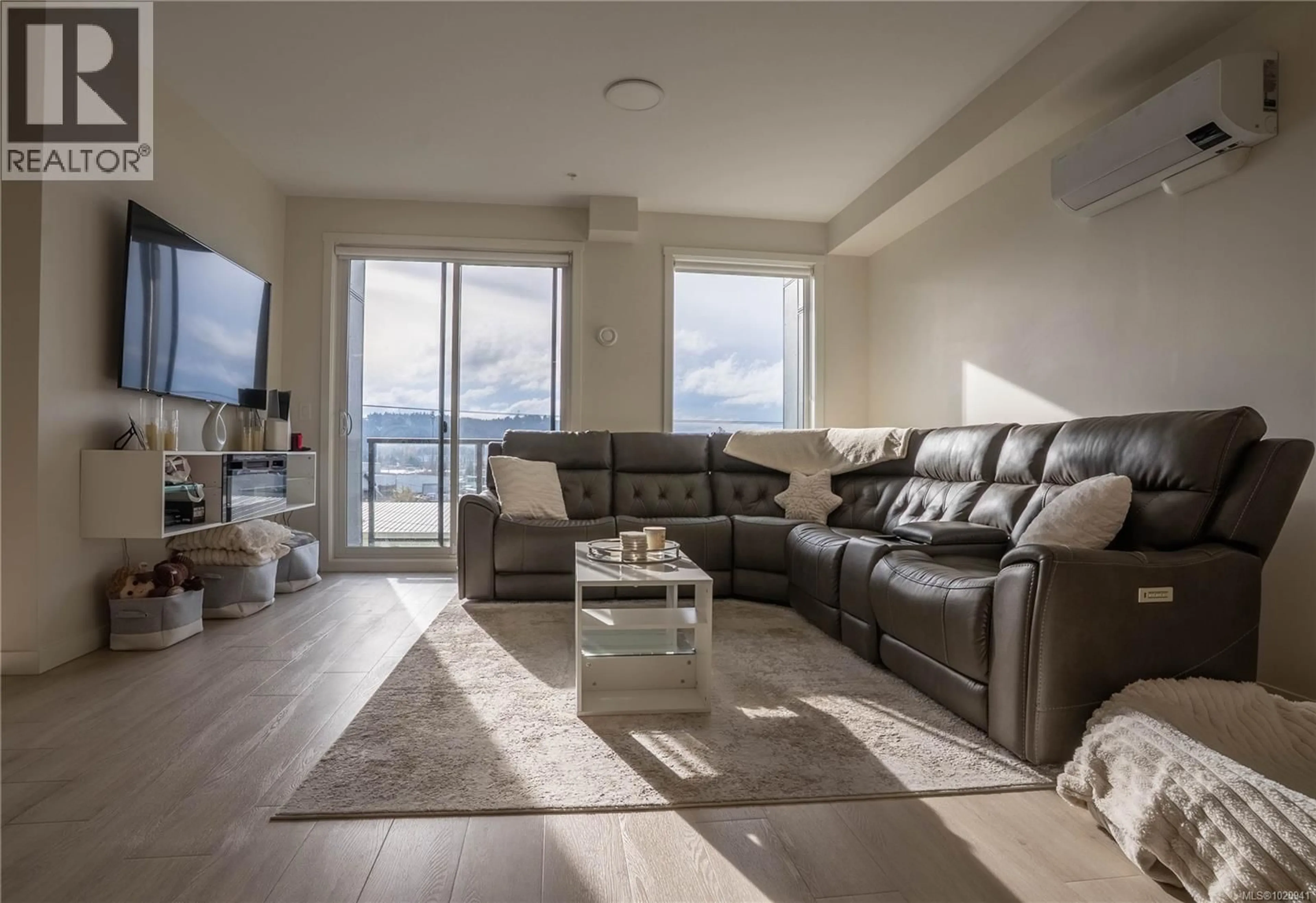 Living room with furniture, unknown for 403 - 842 ORONO AVENUE, Langford British Columbia V9B2T8