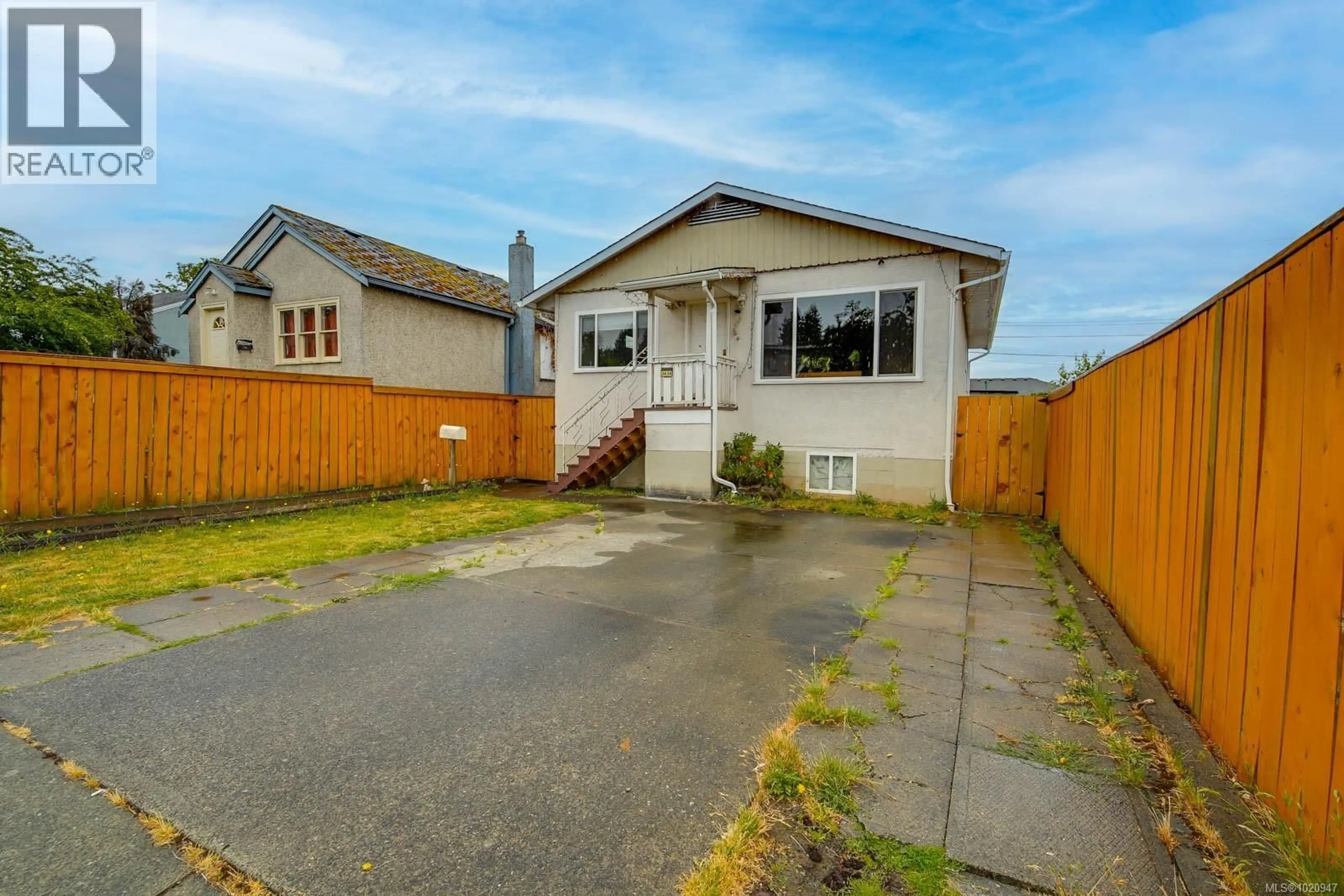 A pic from outside/outdoor area/front of a property/back of a property/a pic from drone, street for 3638 14TH AVENUE, Port Alberni British Columbia V9Y5B7