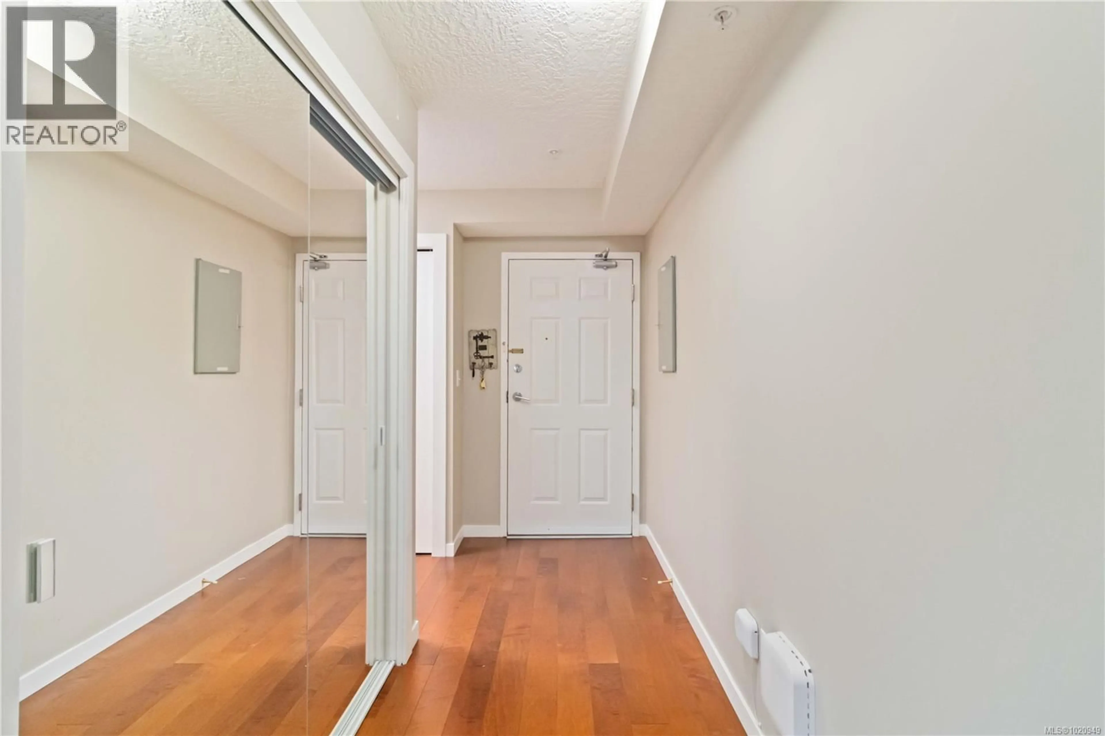 Unknown for 404 - 1063 SOUTHGATE STREET, Victoria British Columbia V8V2Z1