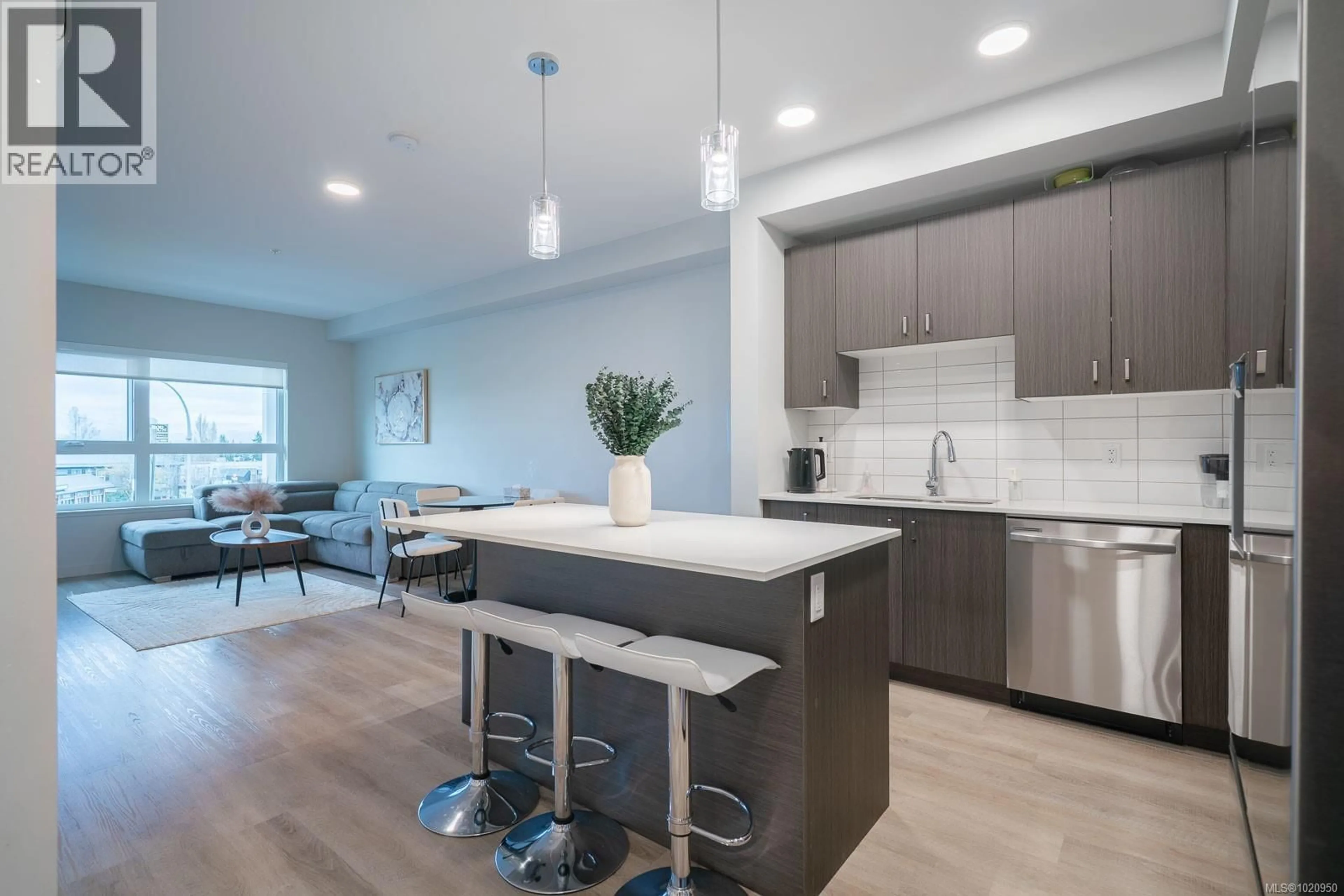 Open concept kitchen, unknown for 209 - 140 JENSEN AVENUE WEST, Parksville British Columbia V9P0H7