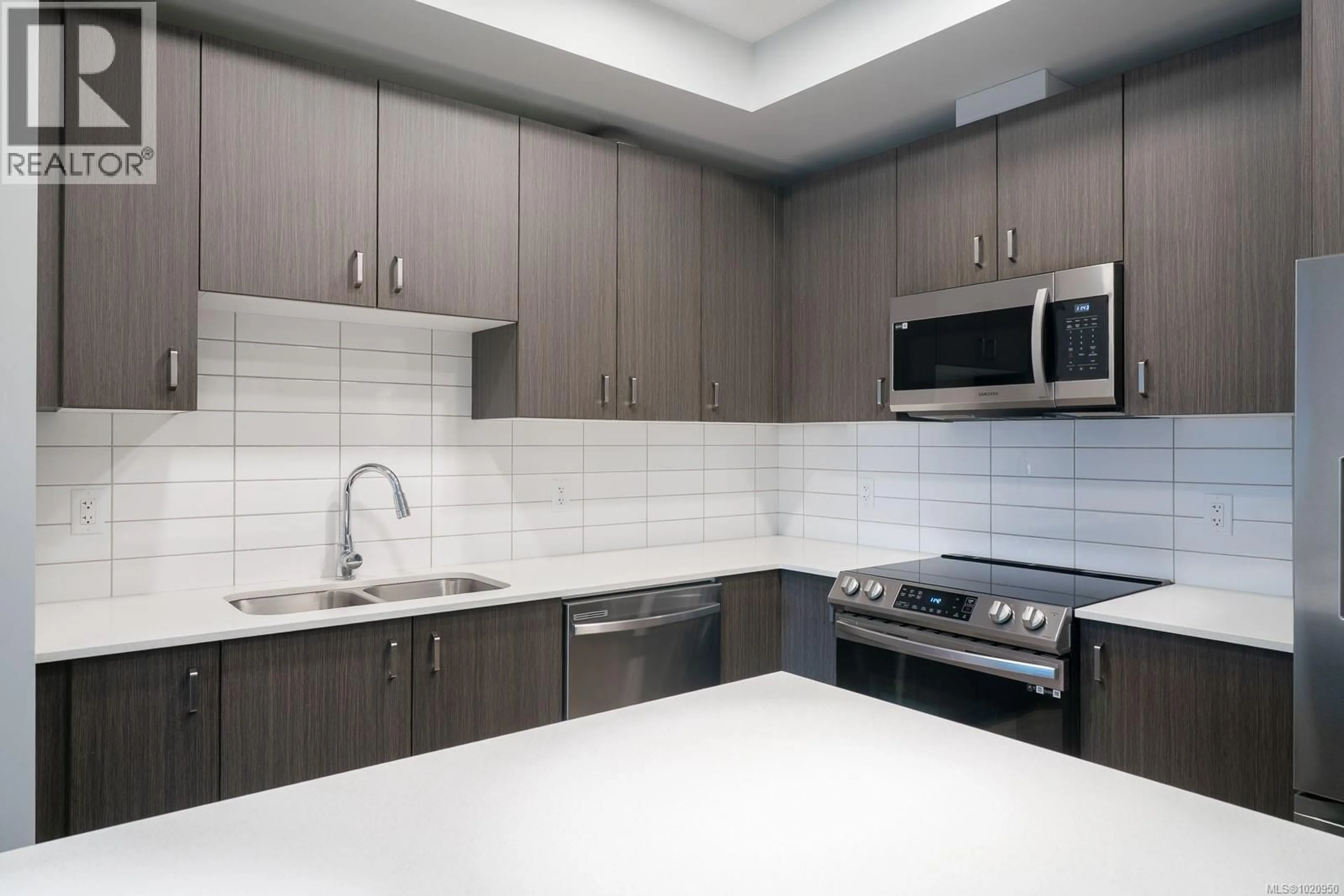 Standard kitchen, ceramic/tile floor for 209 - 140 JENSEN AVENUE WEST, Parksville British Columbia V9P0H7