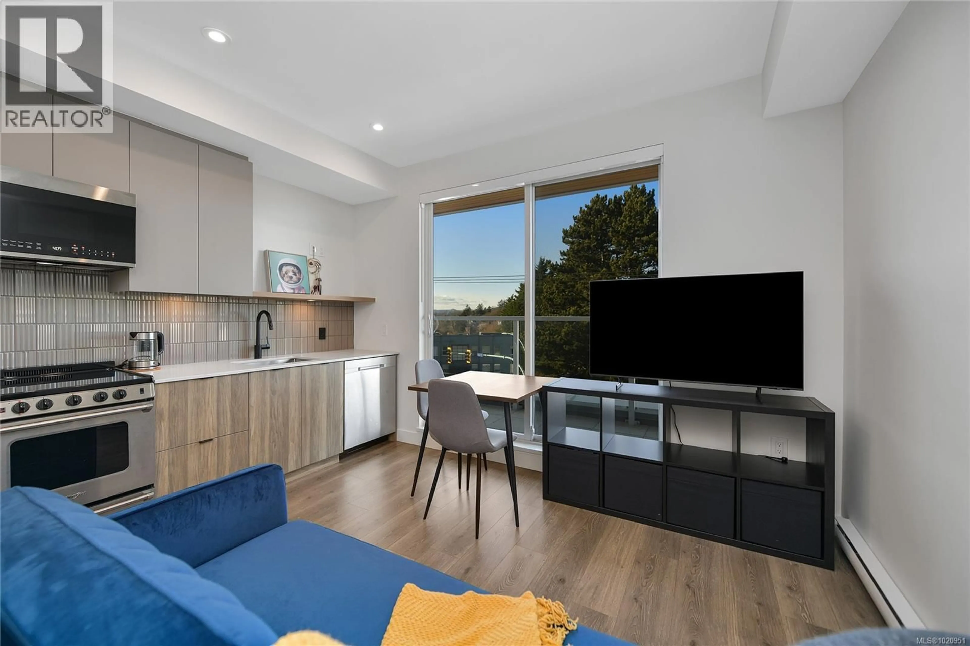 Unknown for 406 - 1301 HILLSIDE AVENUE, Victoria British Columbia V8T2B3