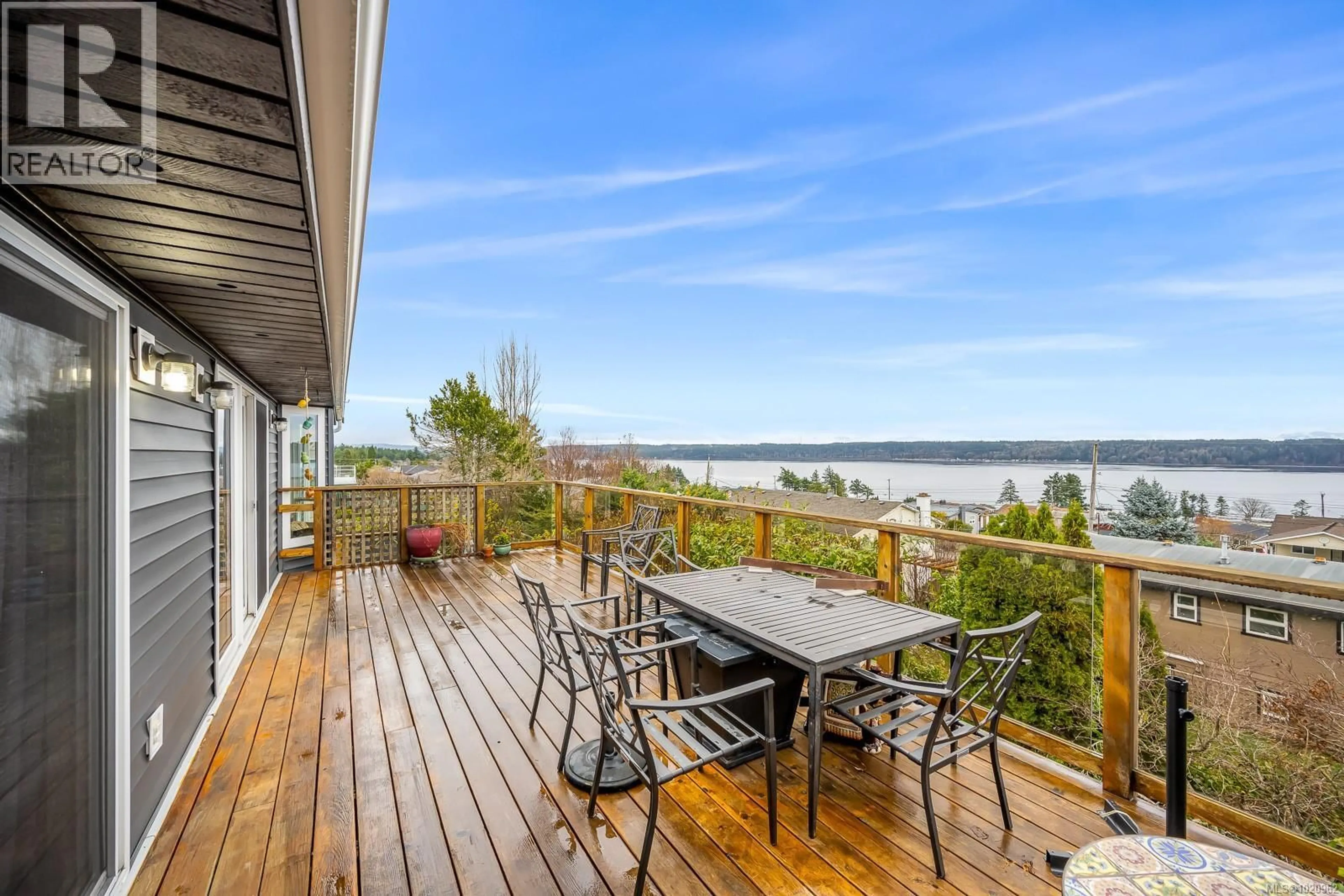 Patio, water/lake/river/ocean view for 153 ALDER STREET SOUTH, Campbell River British Columbia V9W5J1