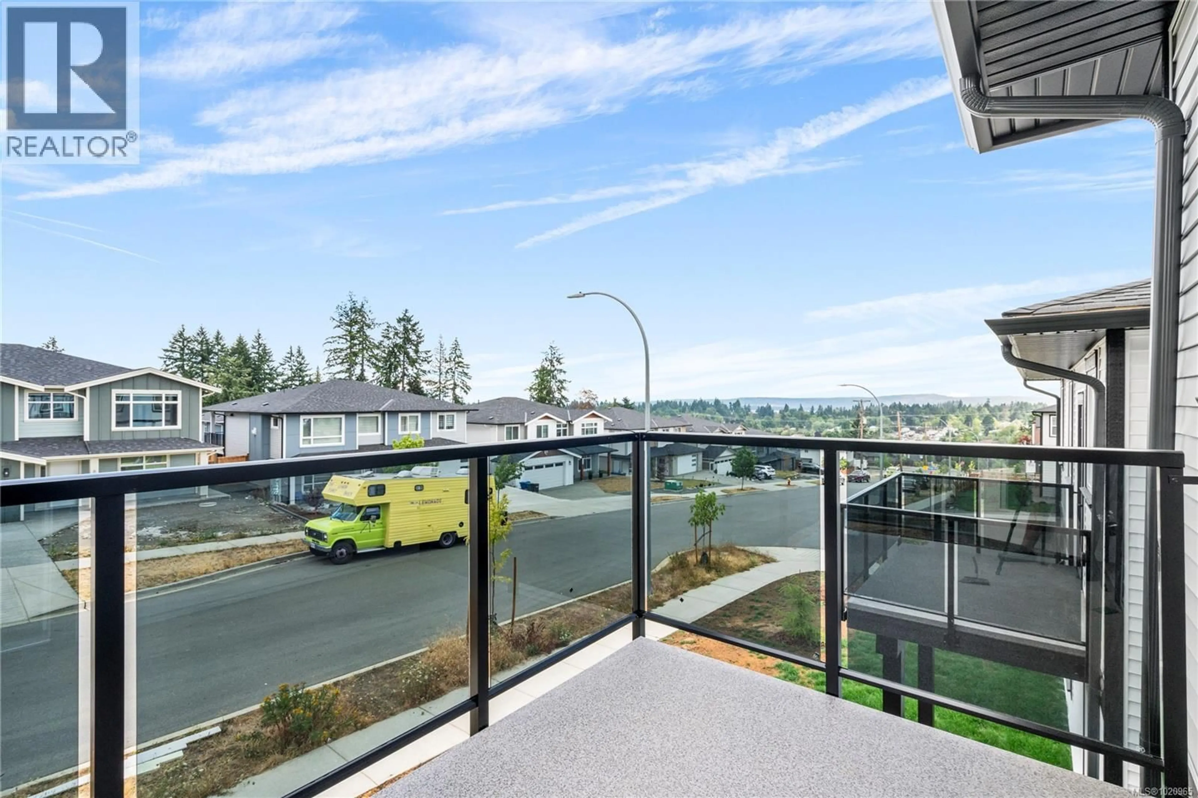 Patio, water/lake/river/ocean view for 631 EIGHTH STREET, Nanaimo British Columbia V9R6P1