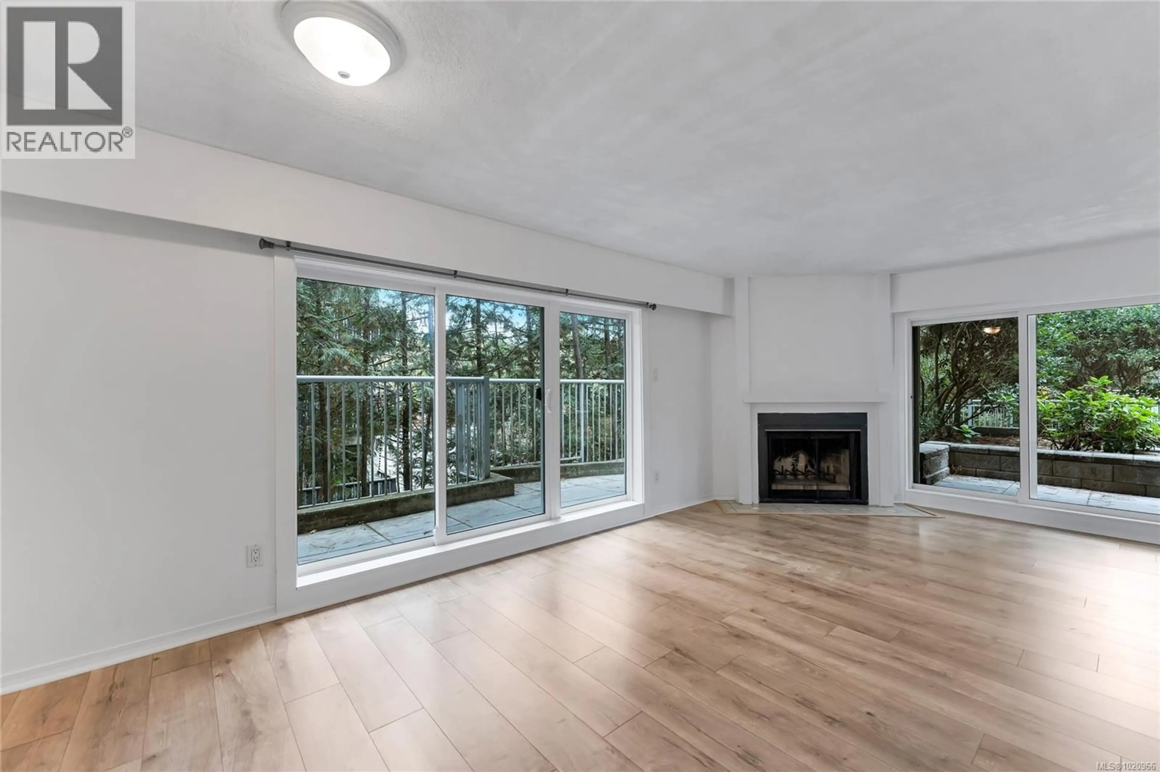 A pic of a room for 105 - 3277 QUADRA STREET, Saanich British Columbia V8X4W9