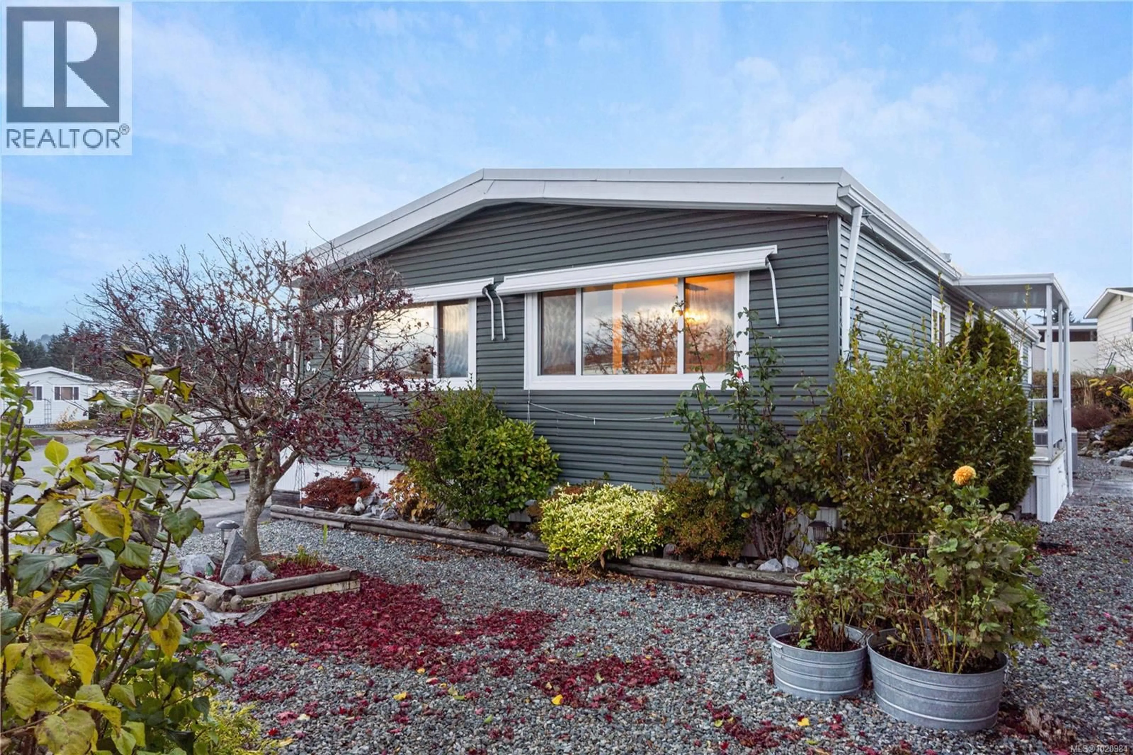 Home with vinyl exterior material, street for 67 - 6325 METRAL DRIVE, Nanaimo British Columbia V9T6P9