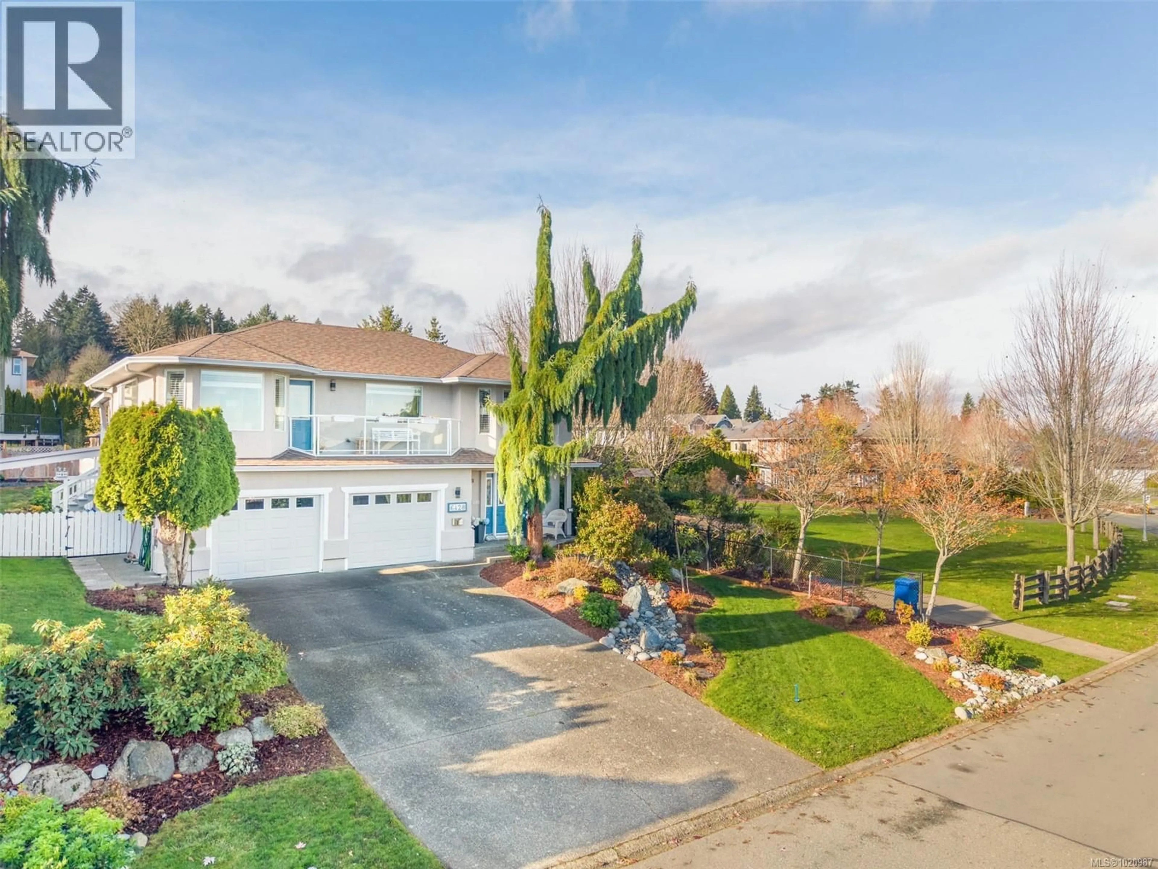 A pic from outside/outdoor area/front of a property/back of a property/a pic from drone, unknown for 6428 BELLA VISTA DRIVE, Central Saanich British Columbia V8Z7G6