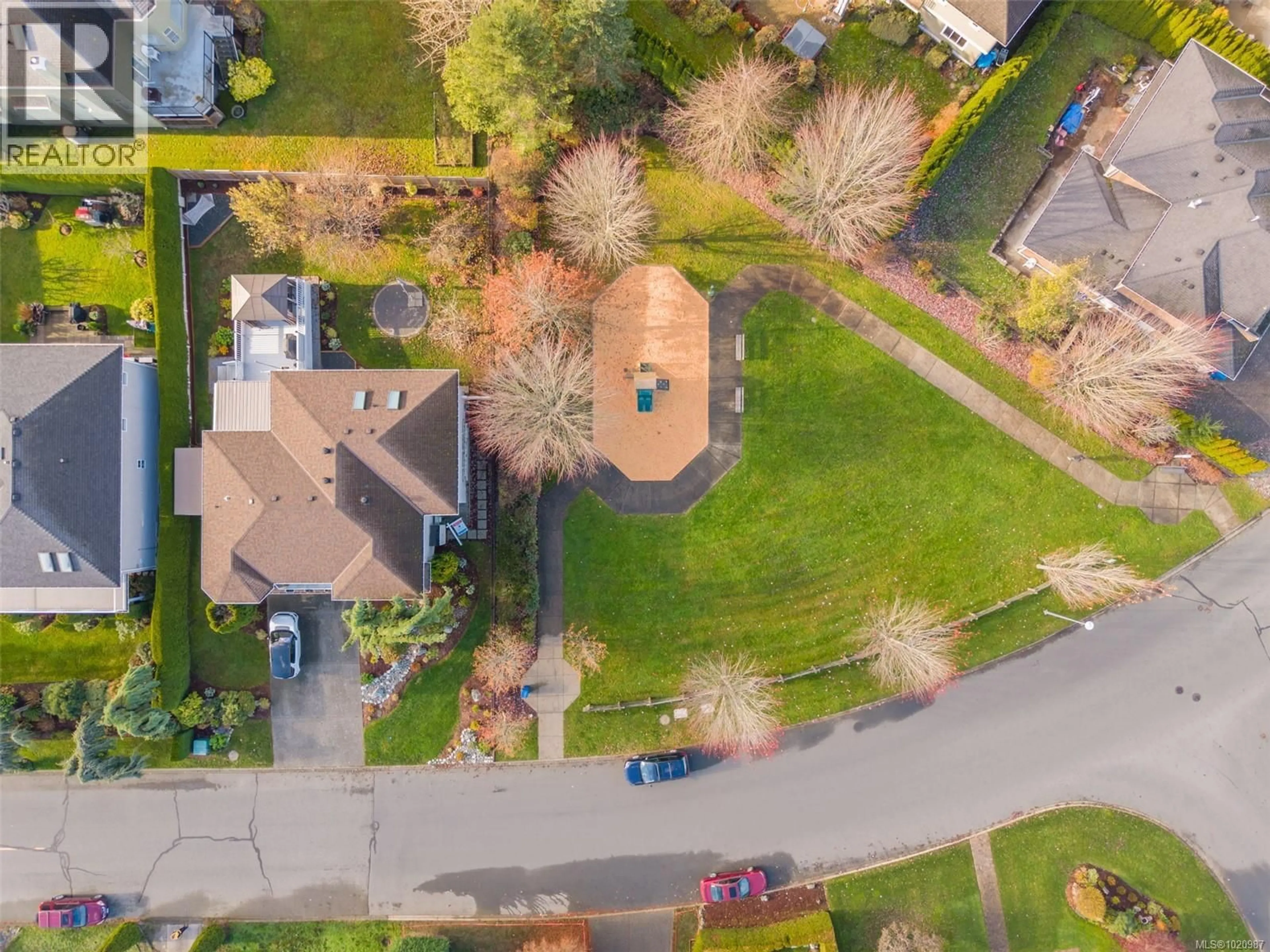 A pic from outside/outdoor area/front of a property/back of a property/a pic from drone, street for 6428 BELLA VISTA DRIVE, Central Saanich British Columbia V8Z7G6