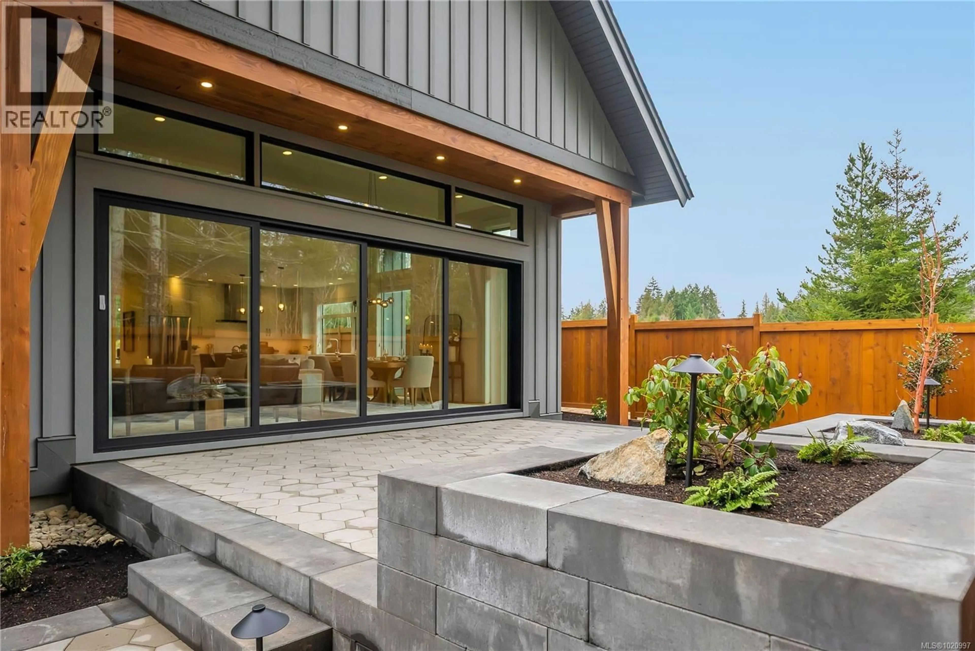 Patio, mountain view for 952 FLAGSTICK ROAD, Qualicum Beach British Columbia V9K0B9