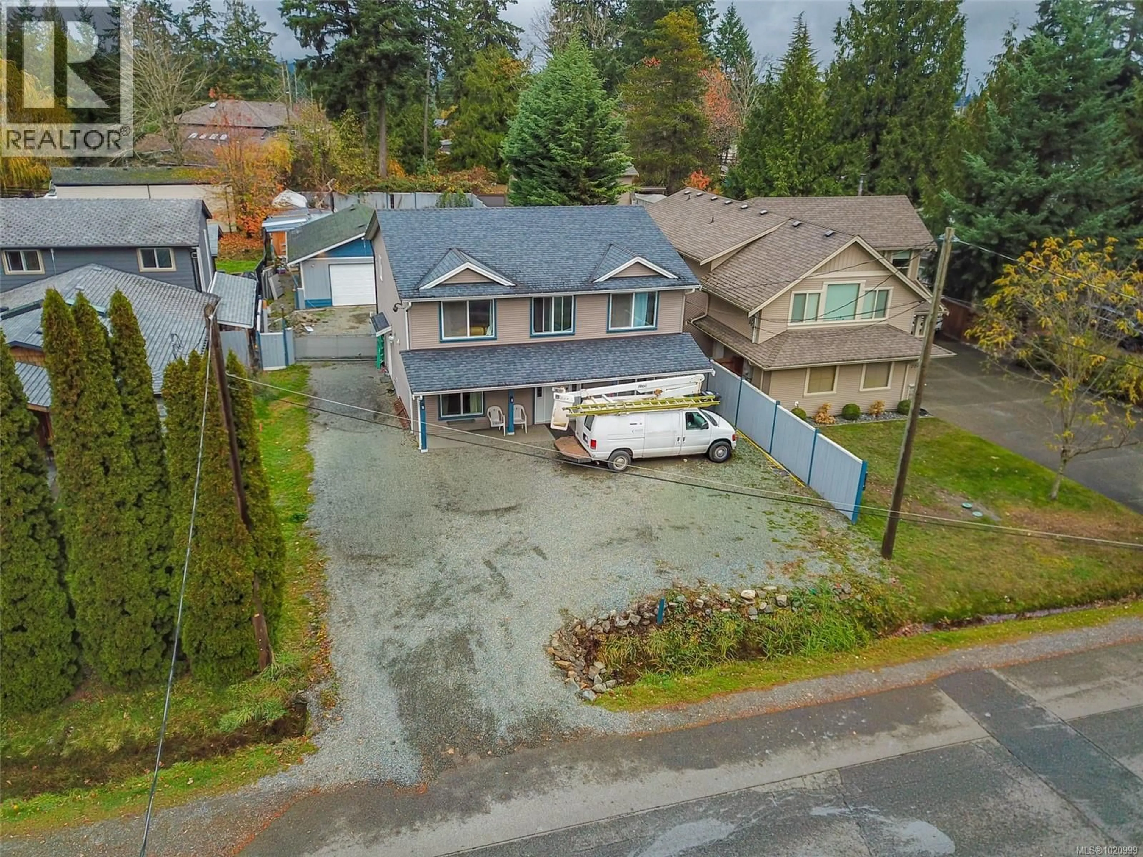 A pic from outside/outdoor area/front of a property/back of a property/a pic from drone, street for 2262 ASHLEE ROAD, Nanaimo British Columbia V9R6T5