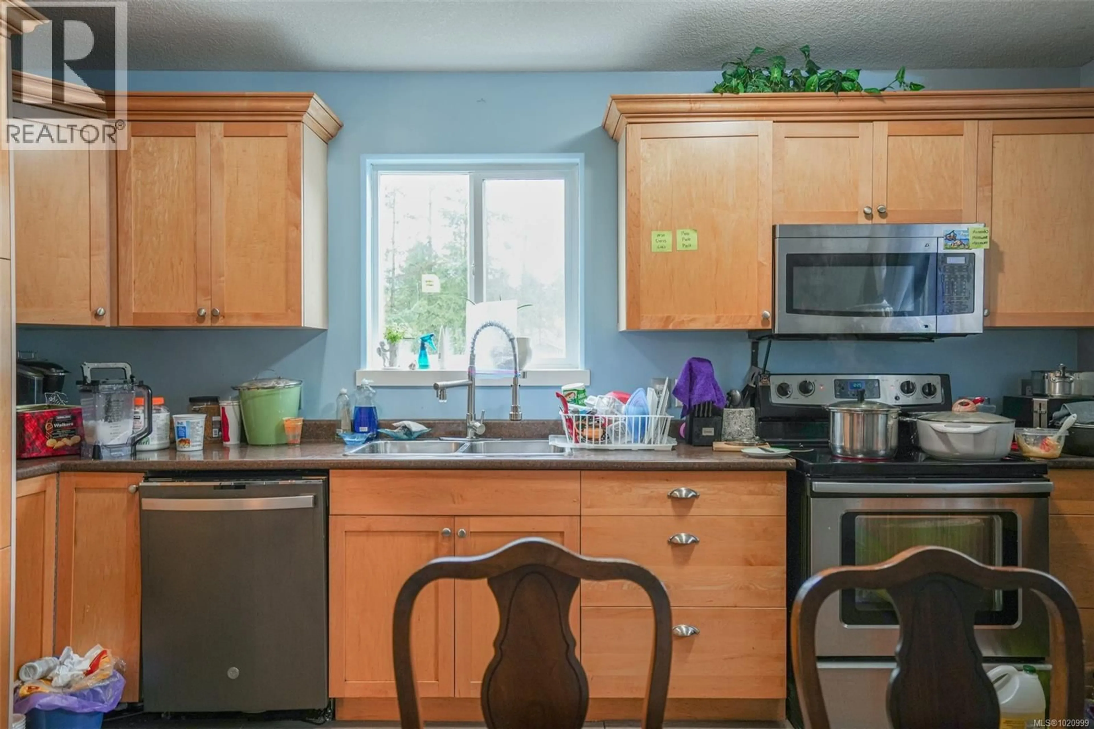 Standard kitchen, unknown for 2262 ASHLEE ROAD, Nanaimo British Columbia V9R6T5