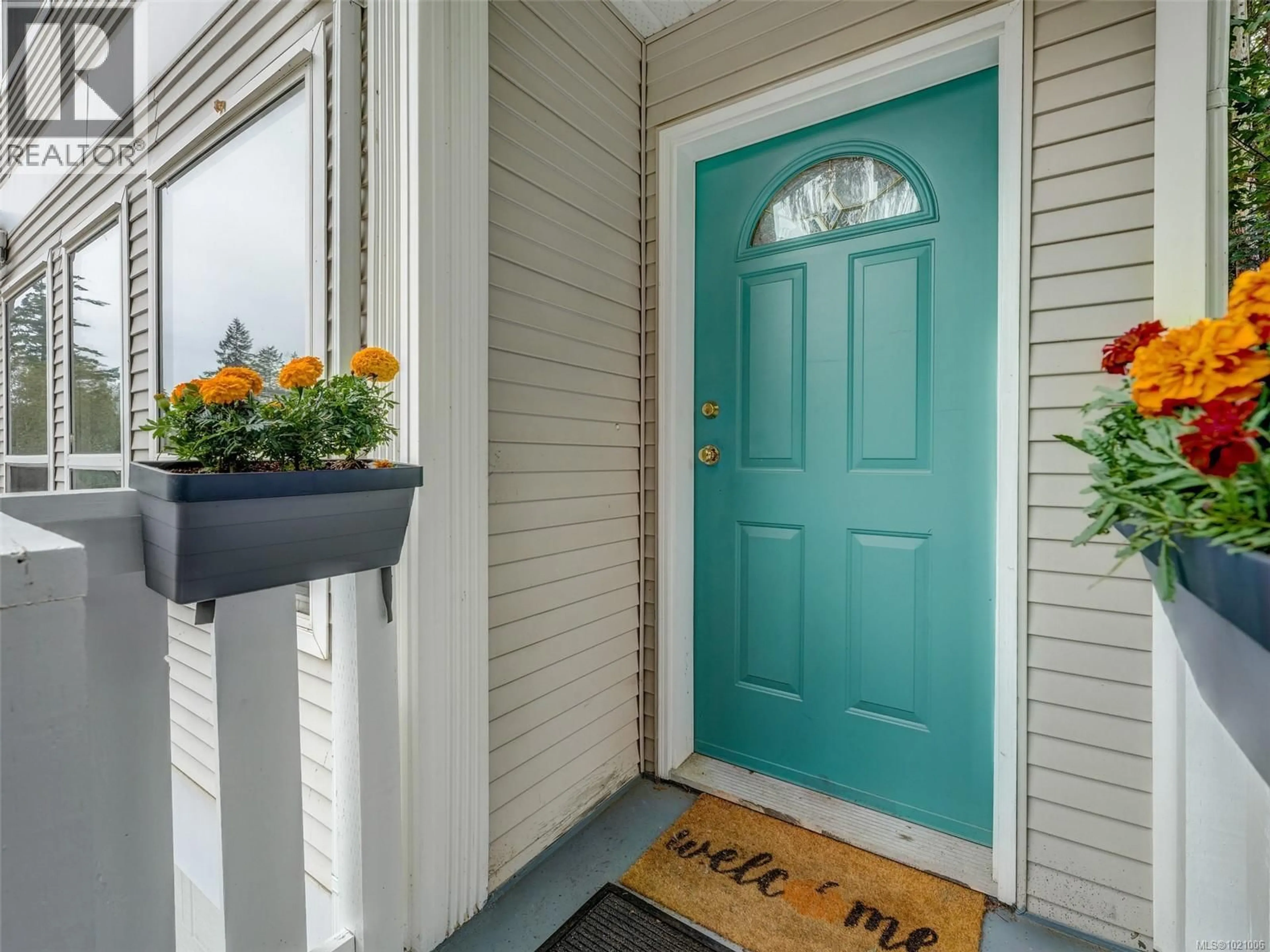 Indoor entryway for 2436 OTTER POINT ROAD, Sooke British Columbia V9Z0H9